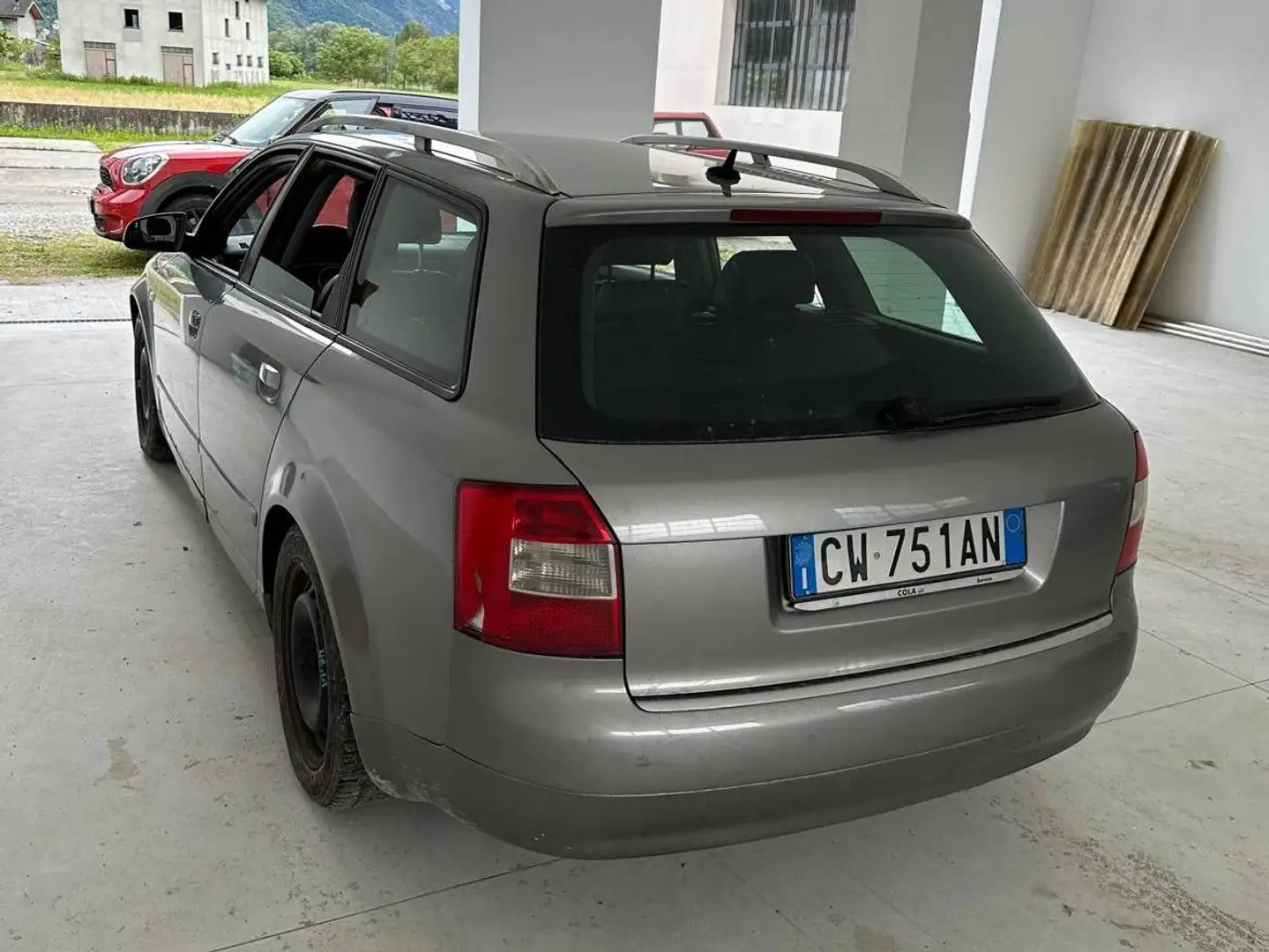 Audi A4 A4 Avant 2.5 V6 tdi quattro 180cv Gri - 2