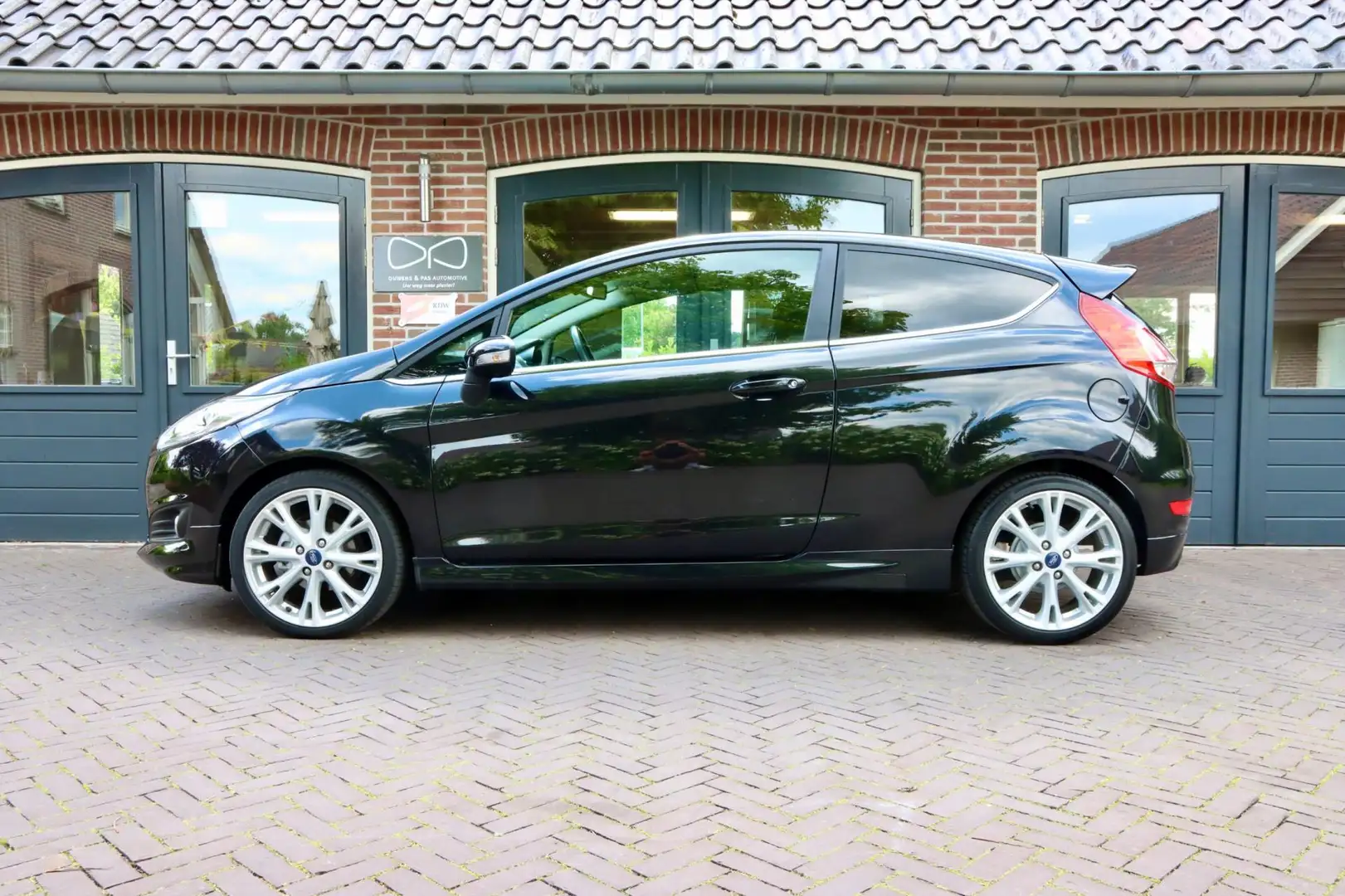 Ford Fiesta 1.0 EcoBoost Sport | NAVIGATIE | CLIMATE CONTROL | Noir - 2