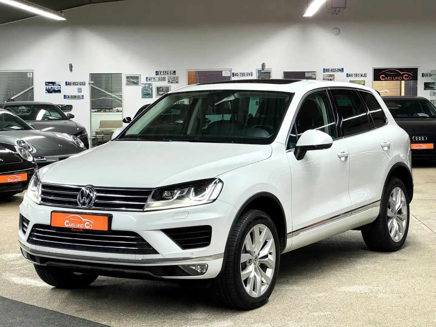 Volkswagen Touareg 3.0 V6 TDI R-Line *AHK*SHZ*PAN*NAV*ACC* Weiß - 1