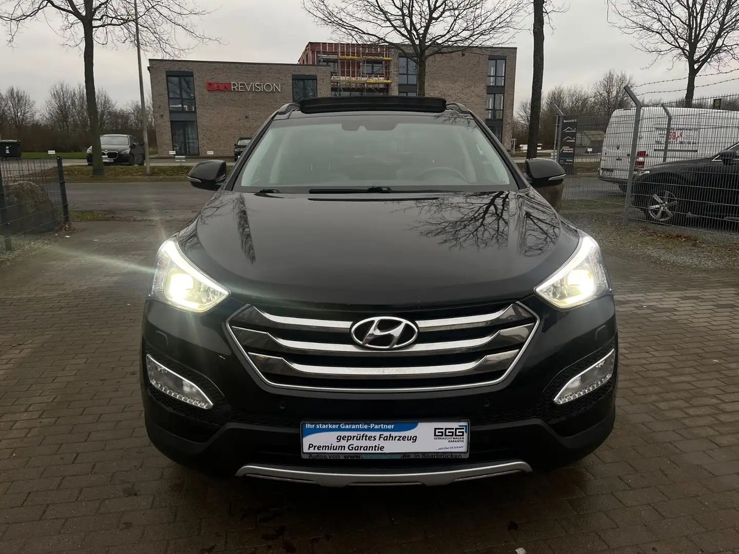 Hyundai SANTA FE Premium 2.0 4WD Kam Leder Memory Pano Černá - 2