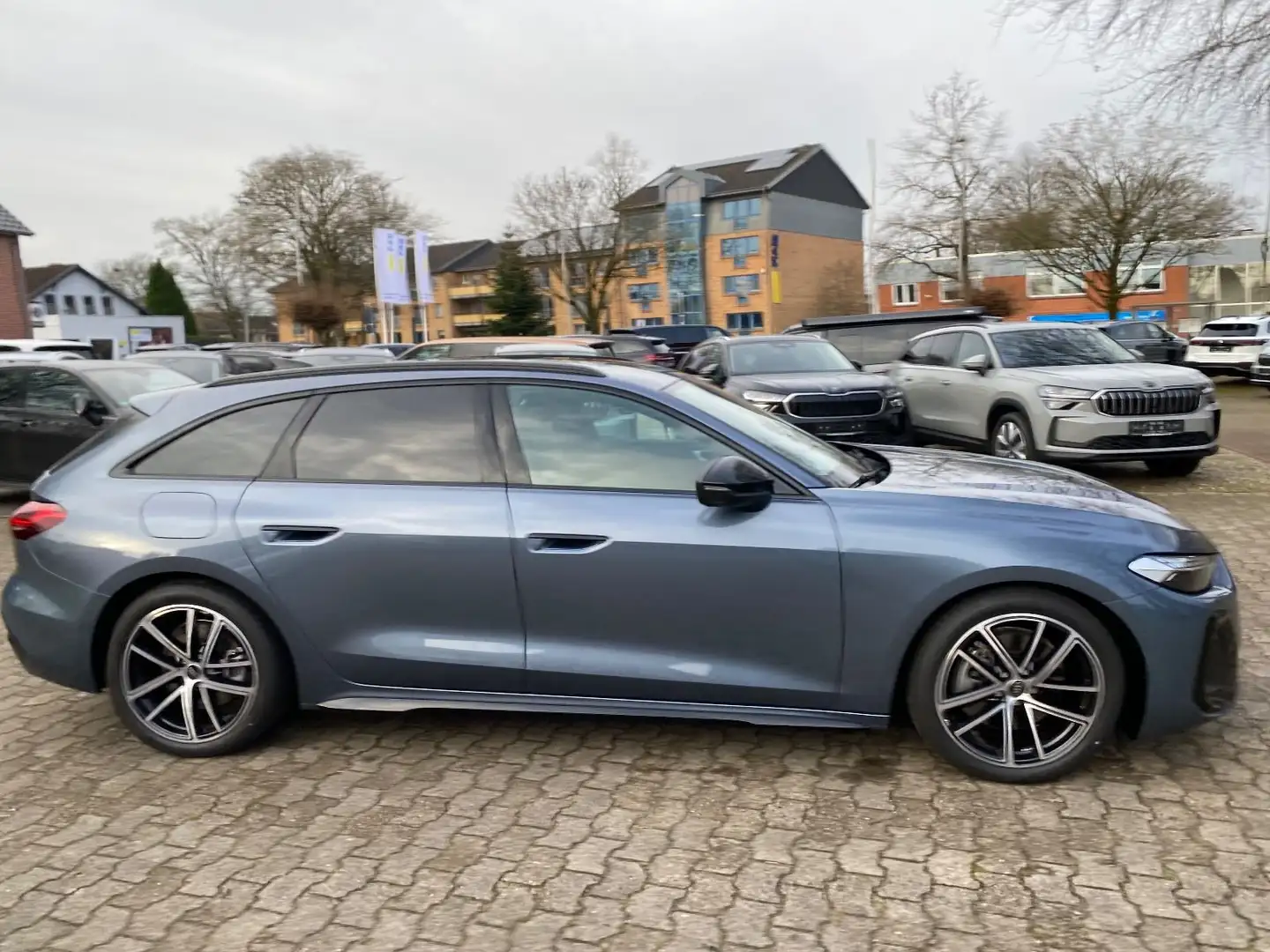 Audi A5 Avant TDI qu. S line Head Up Tech Pro AHK Blau - 2