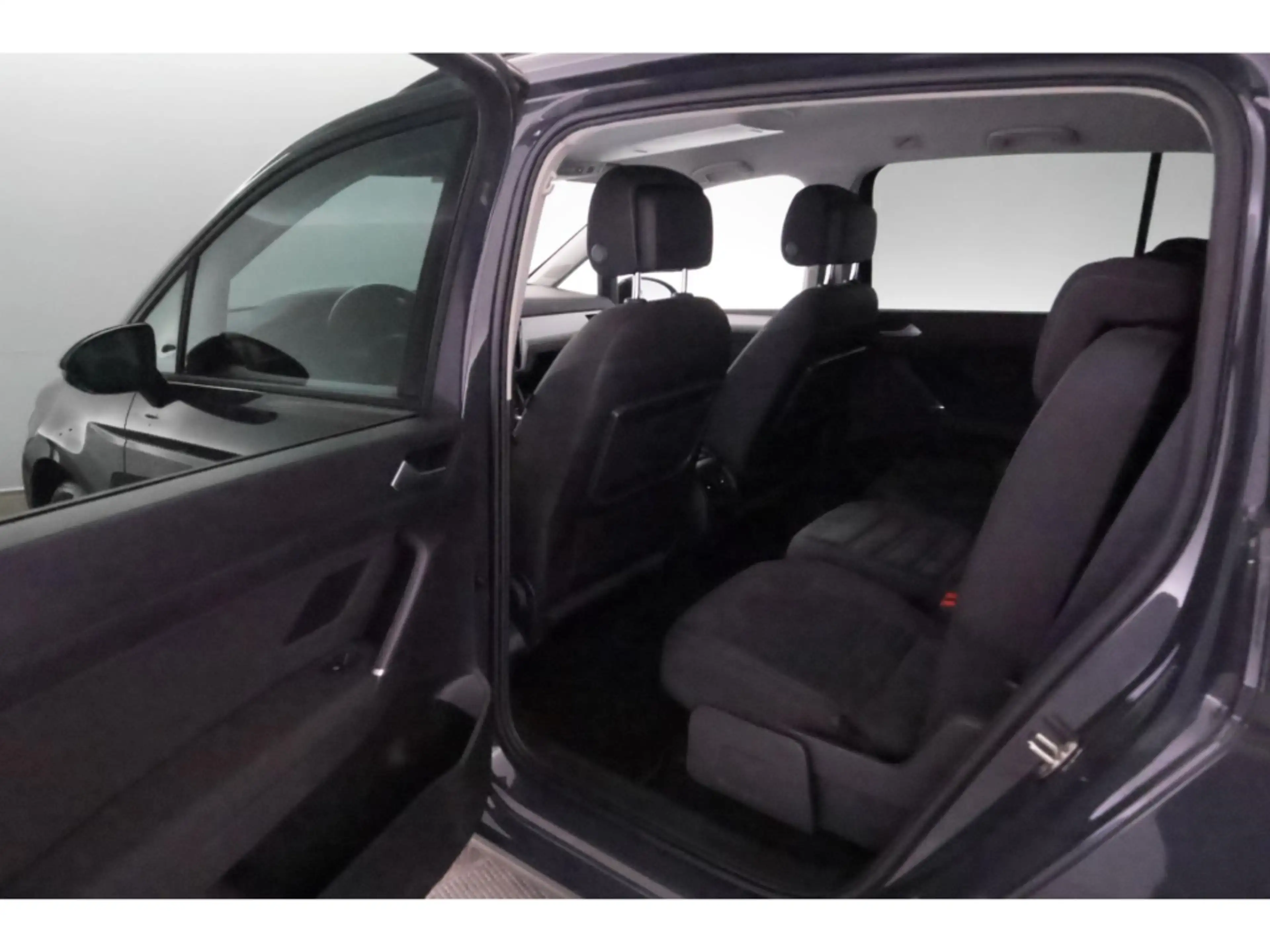 Volkswagen Touran 1.5TSI DSG Comfortline+NAVI+TEMPO+PDC+SHZ — photo 18