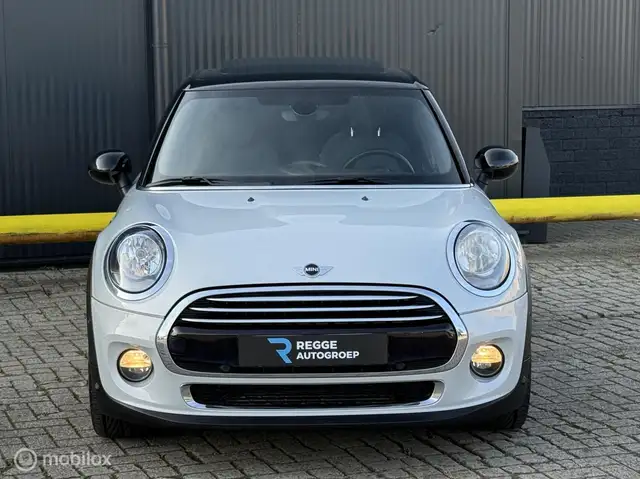 Mini Hatch view 5