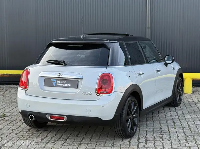 Mini Hatch view 3