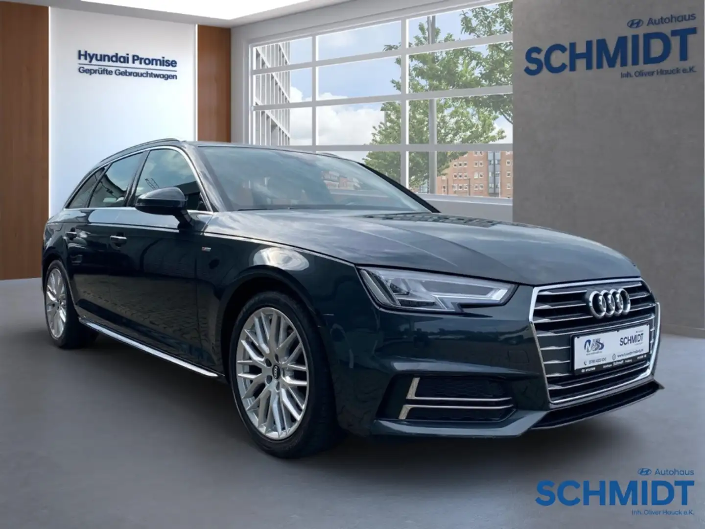 Audi A4 Avant sport ultra 2.0 TFSI Sline AHK-abn. El.-Pano Grau - 2