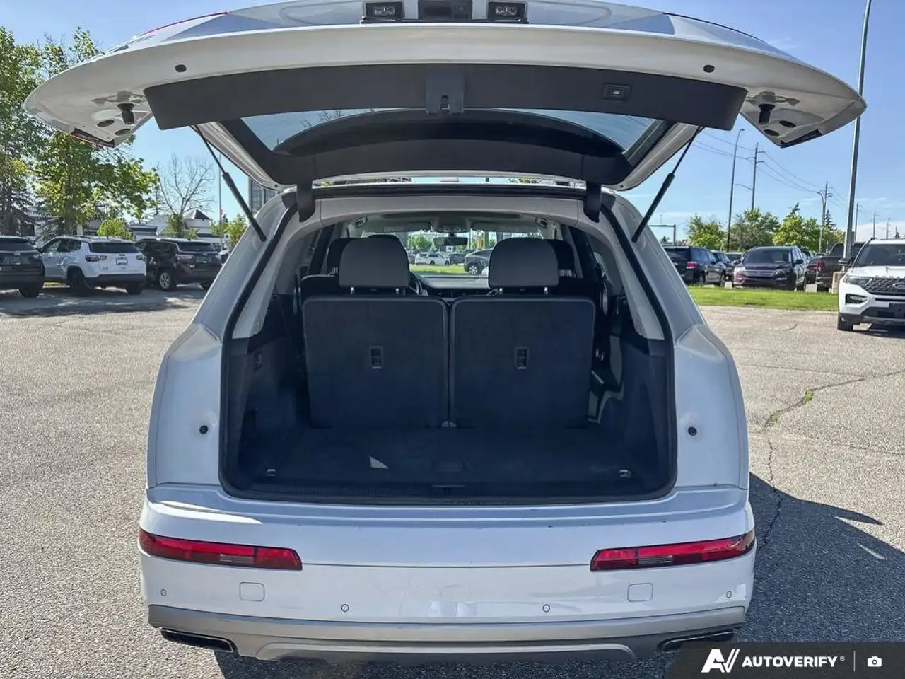 Audi Q7 снимка Audi Q7