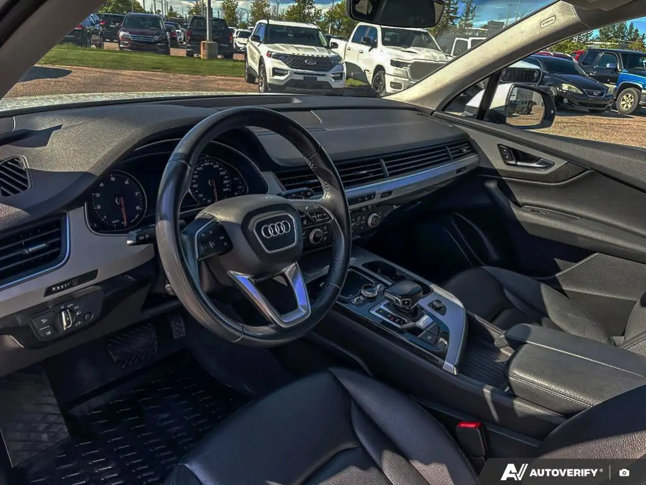 Audi Q7 снимка Audi Q7