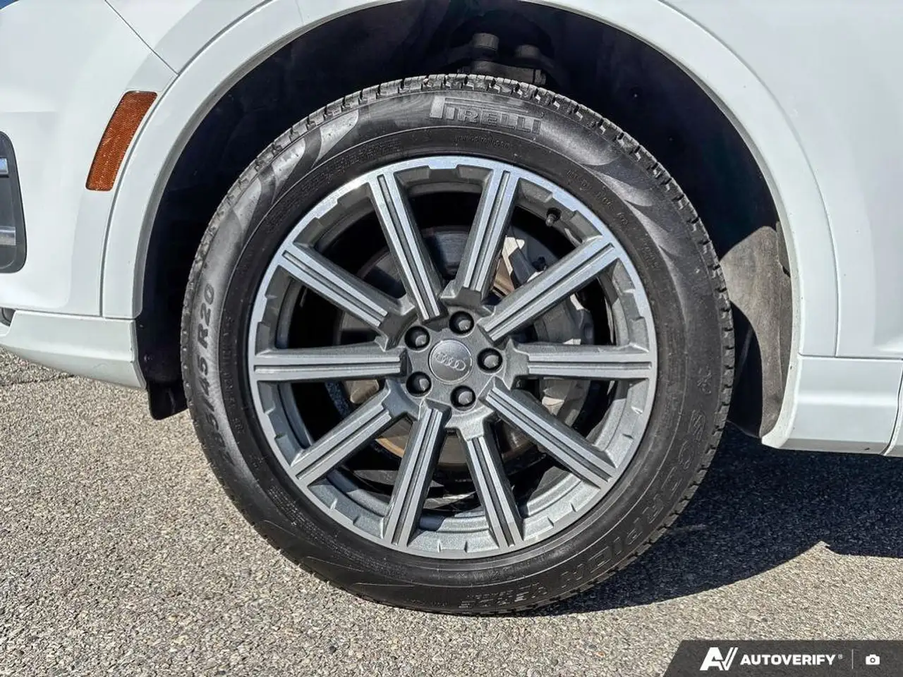 Audi Q7 снимка Audi Q7