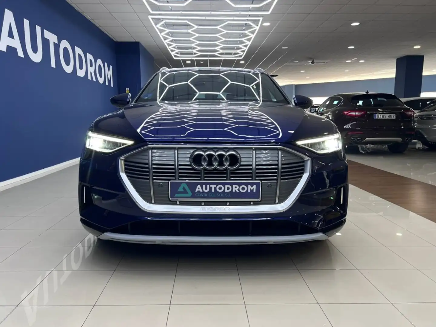 Audi e-tron 55 quattro Bleu - 2