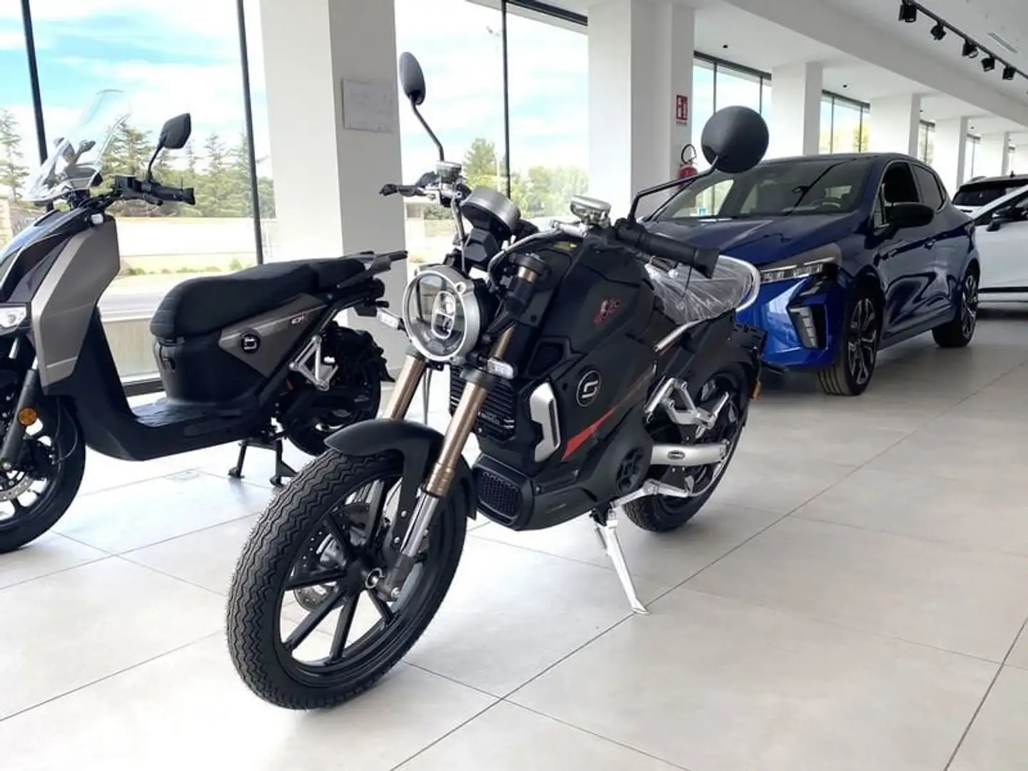 Super Soco TCMax LEGA Black Edition L3 3.9 KW equivalente 125cc - 1
