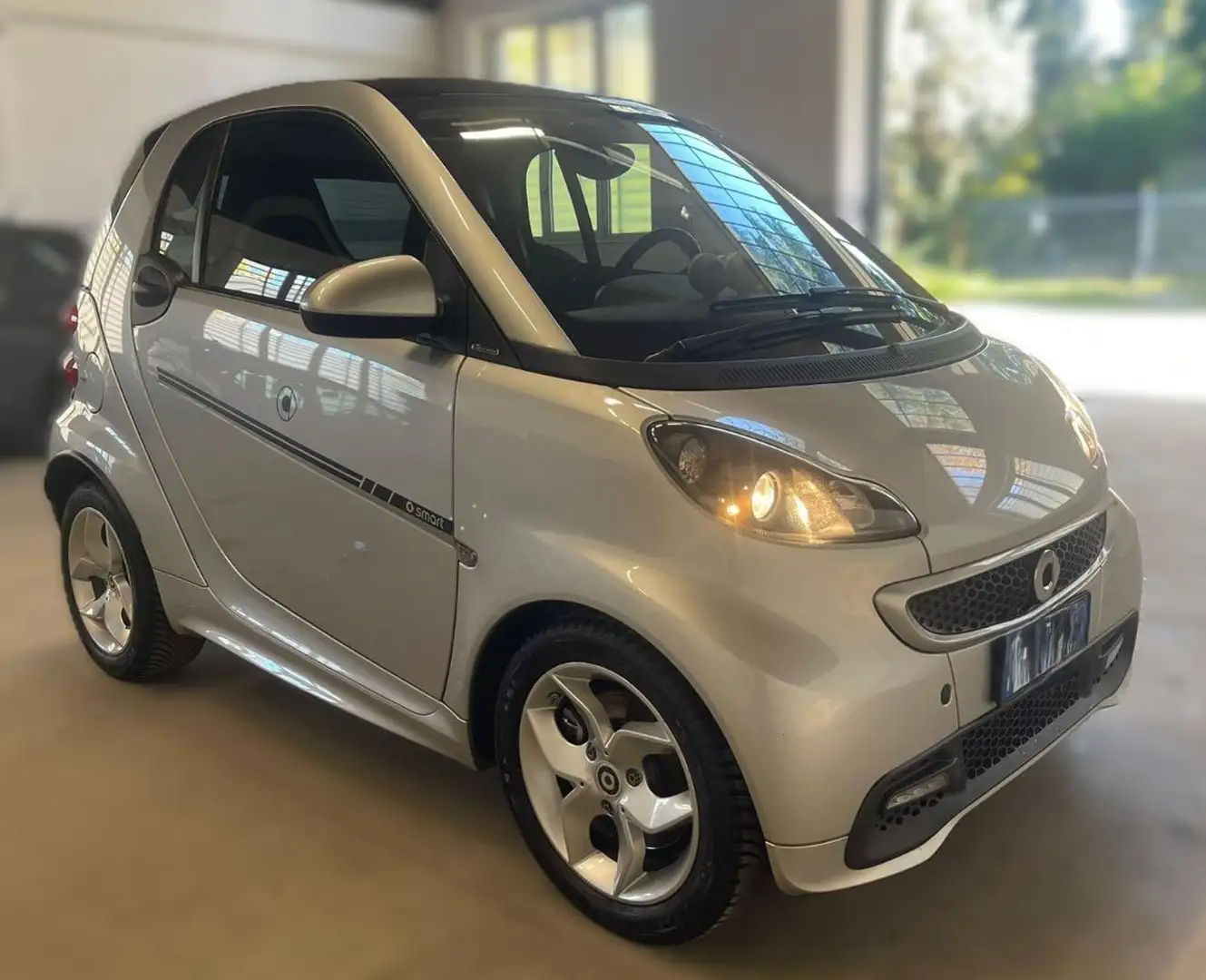 smart forTwo 1000 52 kW MHD coupé  limited edition Gris - 2
