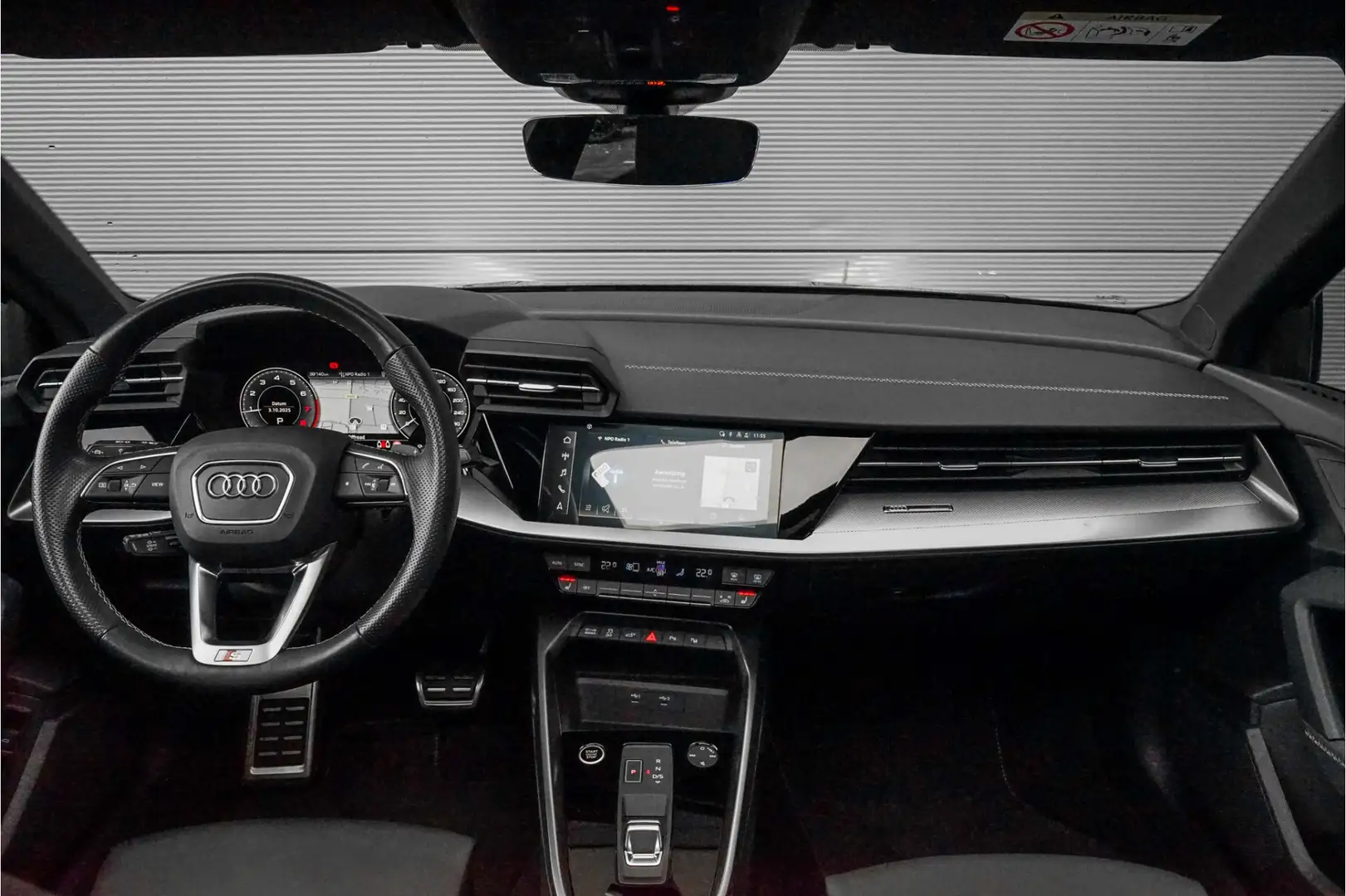 Audi A3 Sportback 40 TFSI e S-Line Pano RS Sportzetels Cam Noir - 2