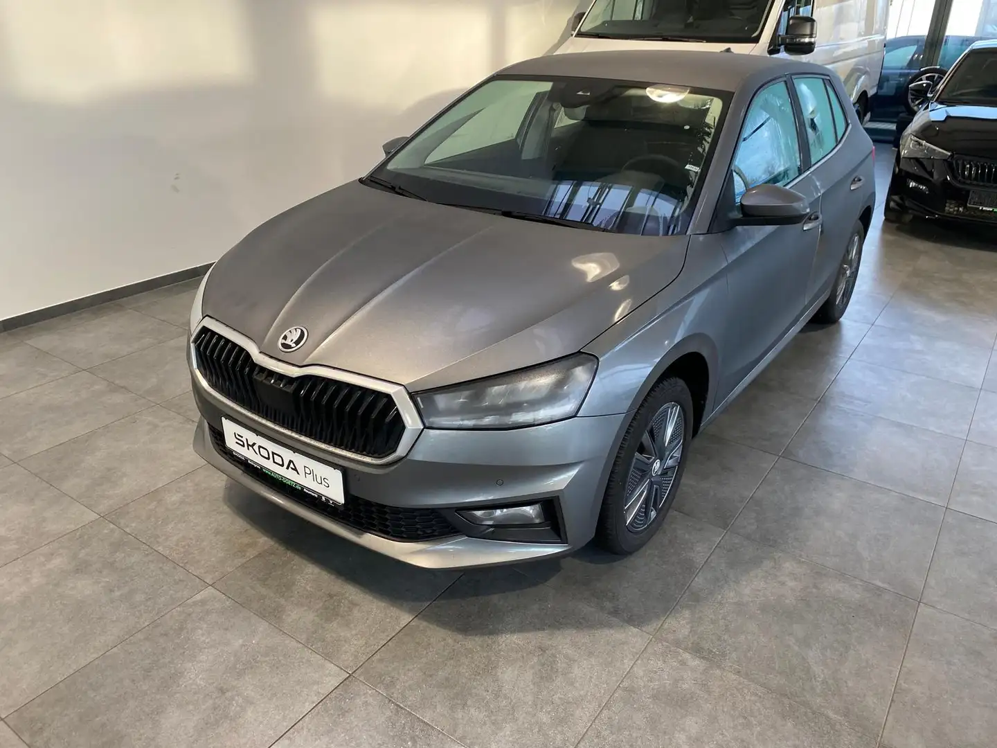 Skoda Fabia Style Navi*LED*Tempomat*Kamera*LichtAssist*Kessy*L Grau - 2