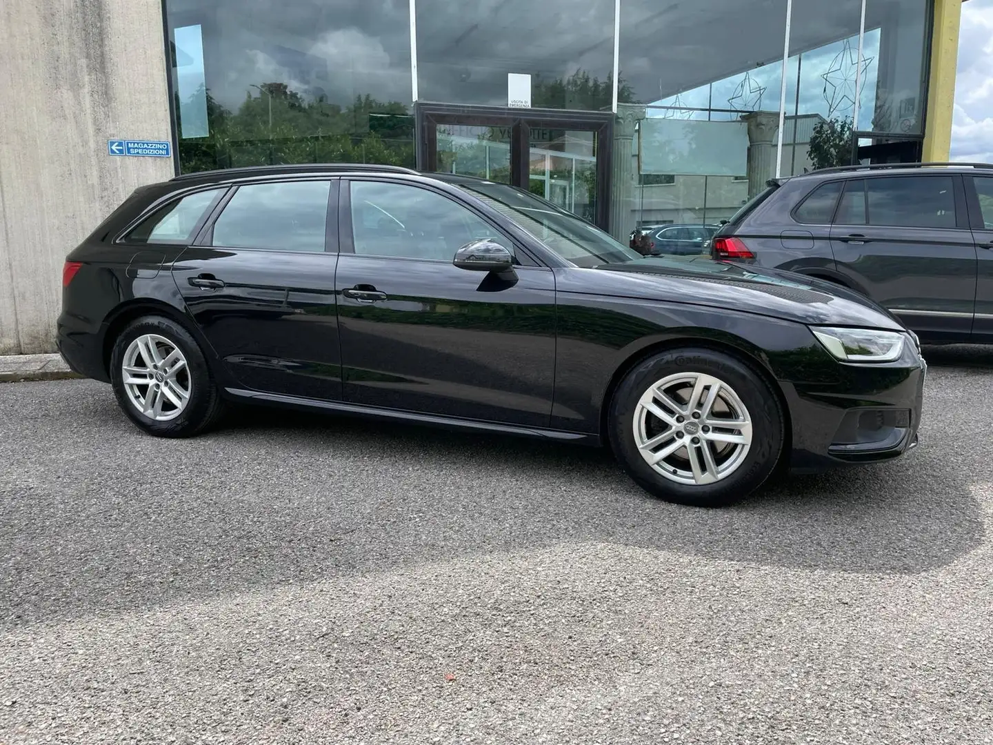 Audi A4 Avant 35 2.0 tdi 163cv s-tronic Nero - 1