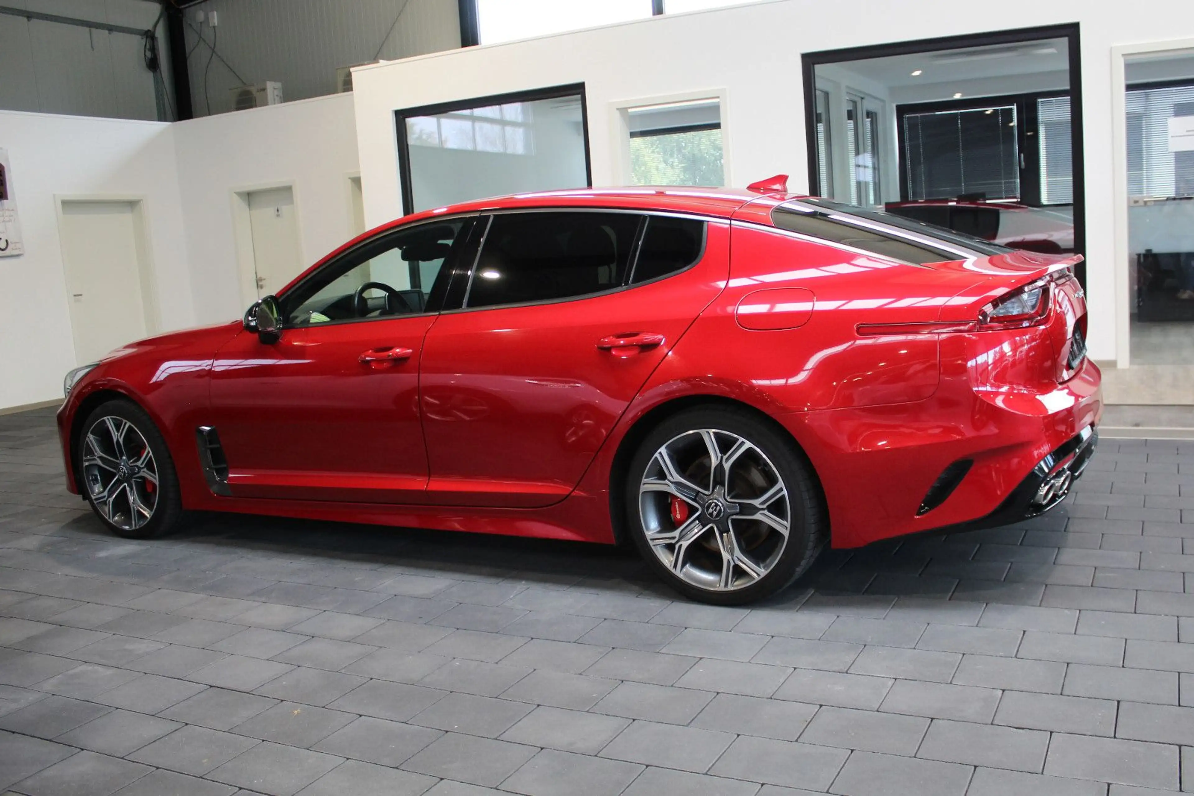 Kia Stinger GT 4WD — photo 4