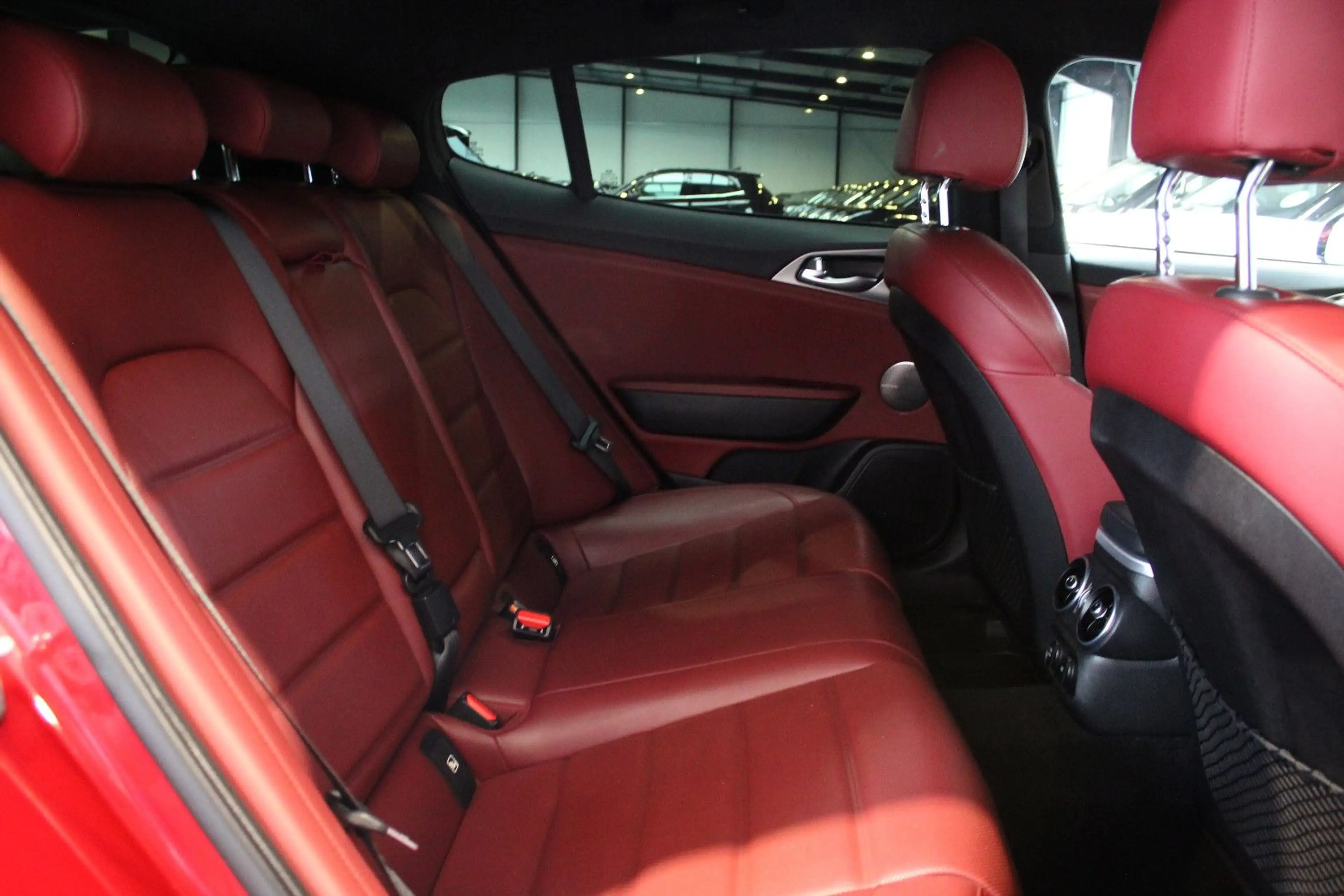 Kia Stinger GT 4WD — photo 12