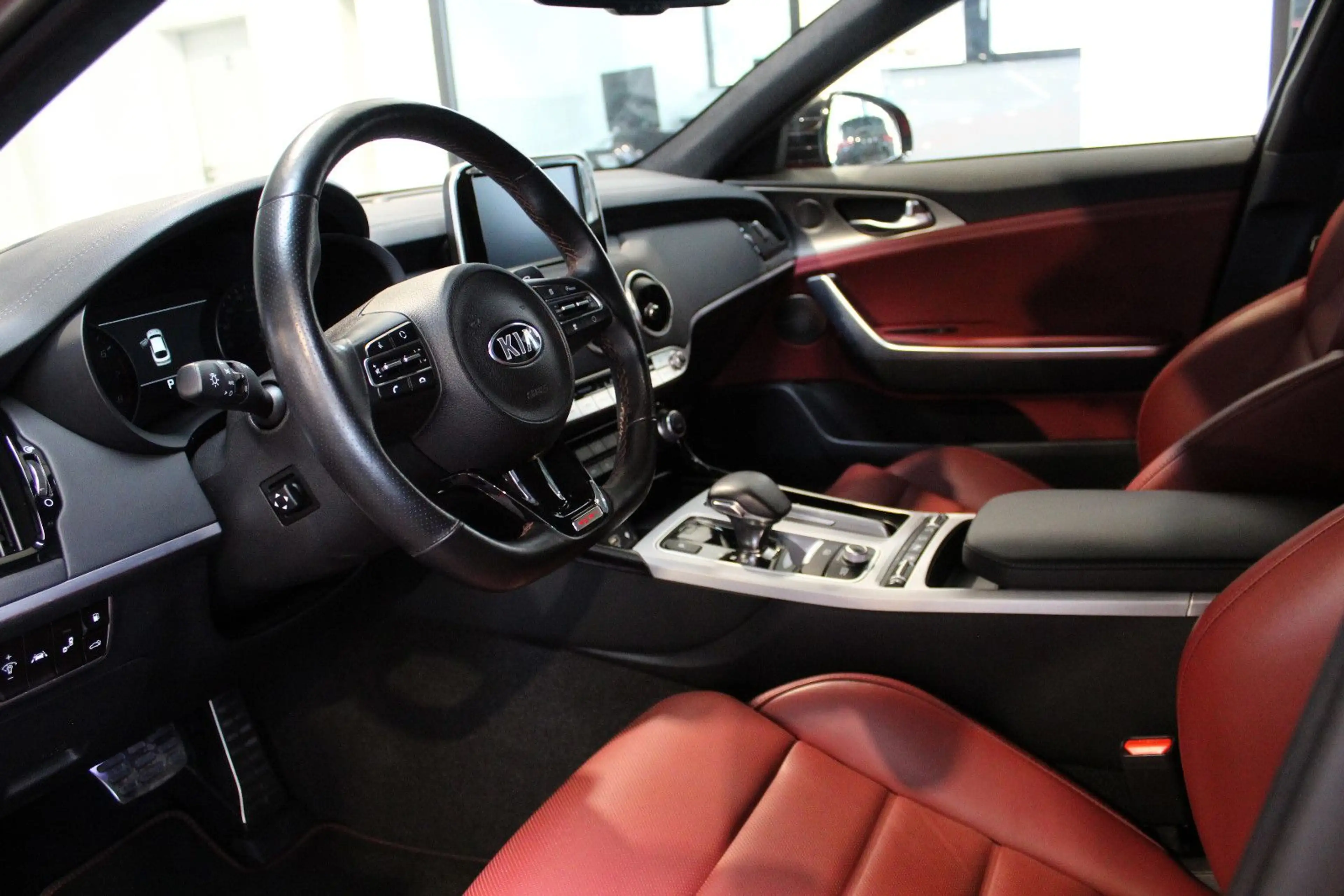Kia Stinger GT 4WD — photo 9