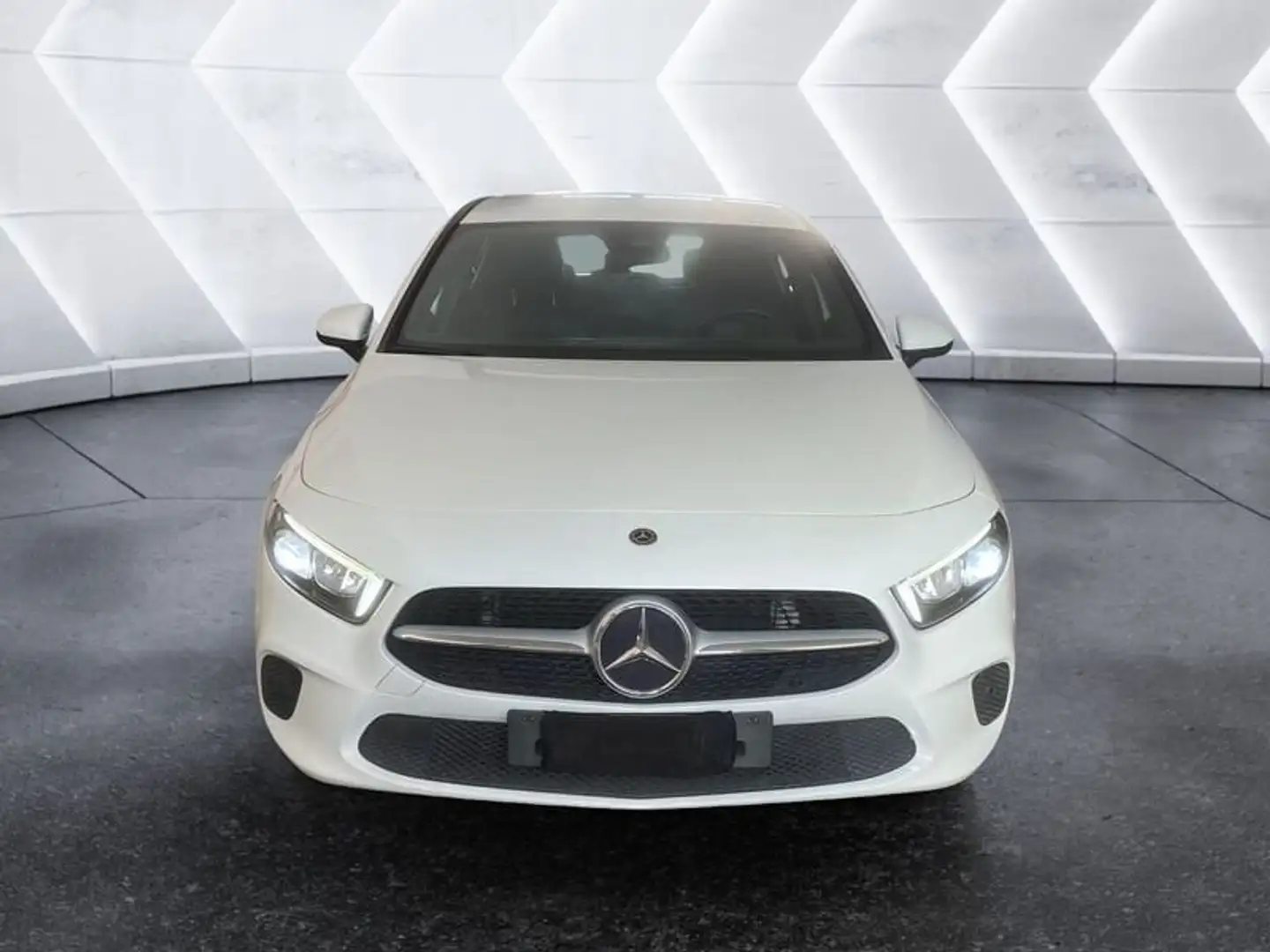Mercedes-Benz A 180 A 180 d Automatic Business Extra Wit - 2
