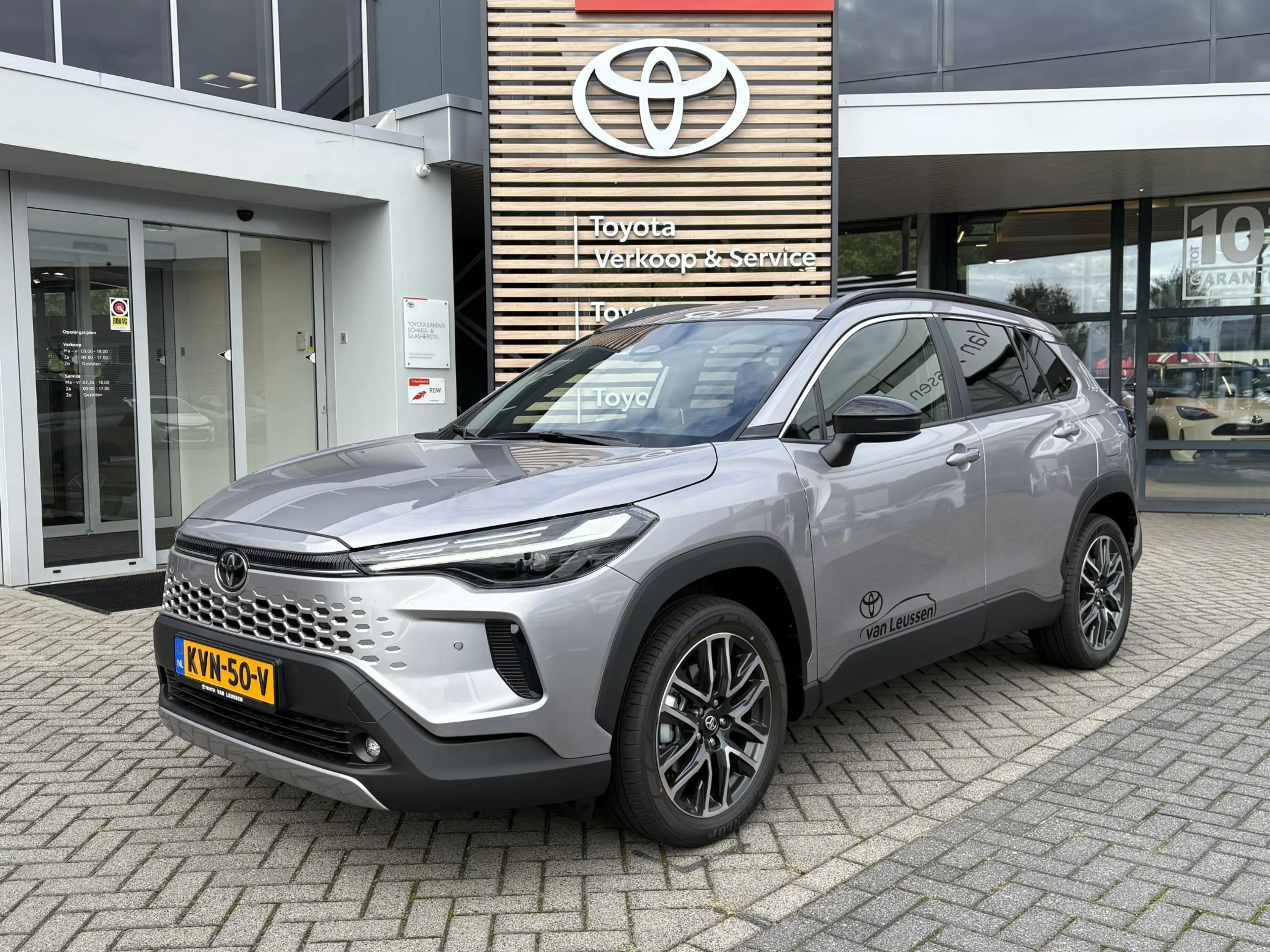 Toyota Corolla Cross Hybrid 140 Dynamic STOEL/STUURVERW 18'' LM-VELGEN