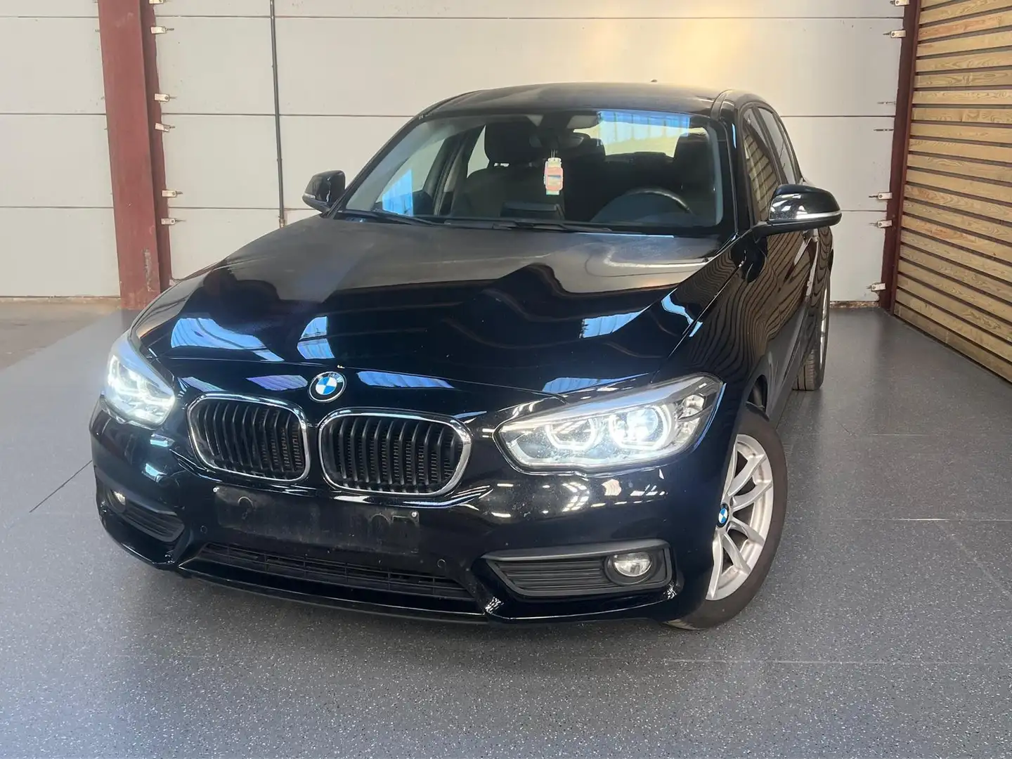 BMW 116 116i Noir - 1