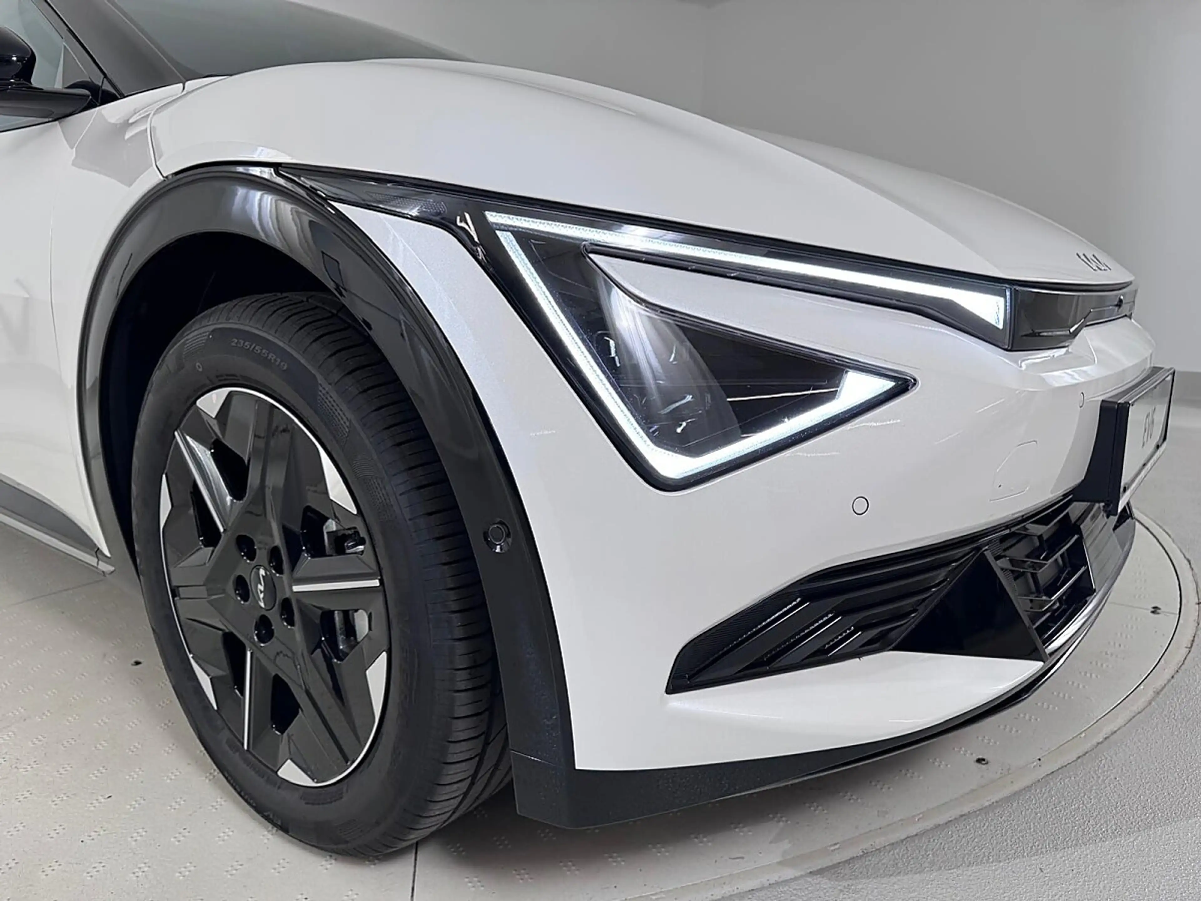 Kia EV6 /AIR/PLUS/84,0KWH/AT/AWD/326/MY26|Auto Stahl W22 — photo 9