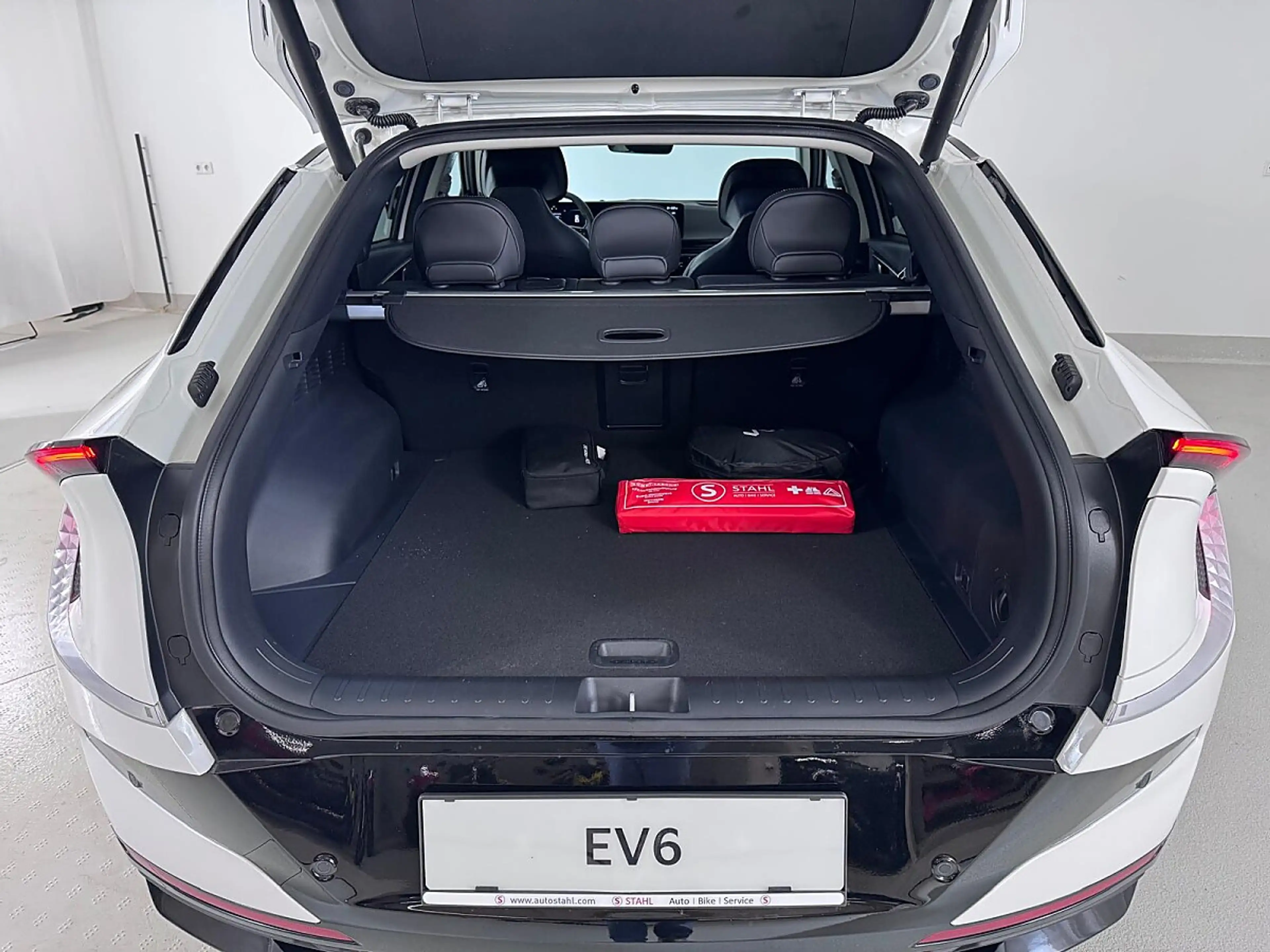 Kia EV6 /AIR/PLUS/84,0KWH/AT/AWD/326/MY26|Auto Stahl W22 — photo 8