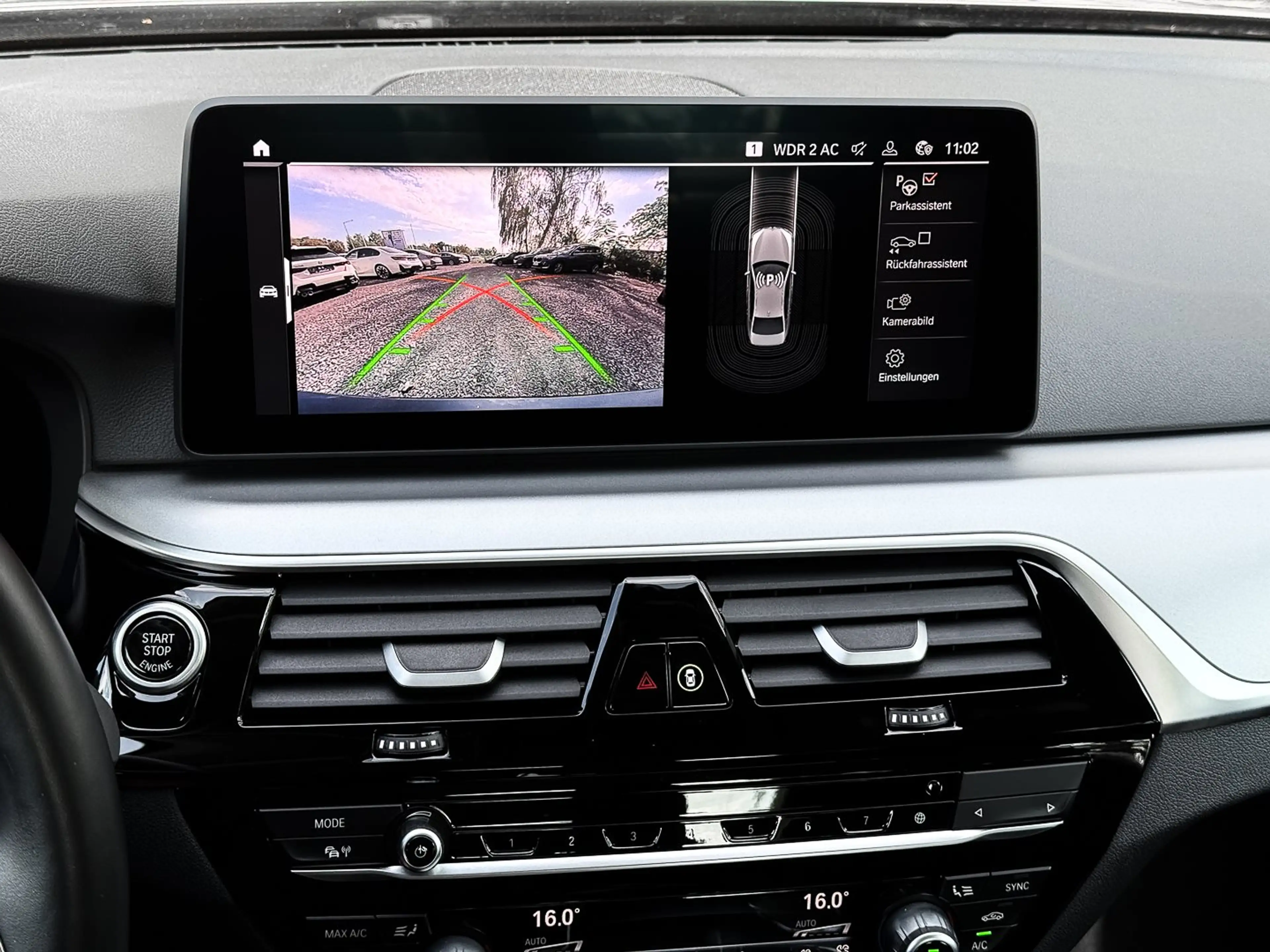 BMW 540 i xDrive Limousine RFK NAVI Standh. LED DAB — photo 11