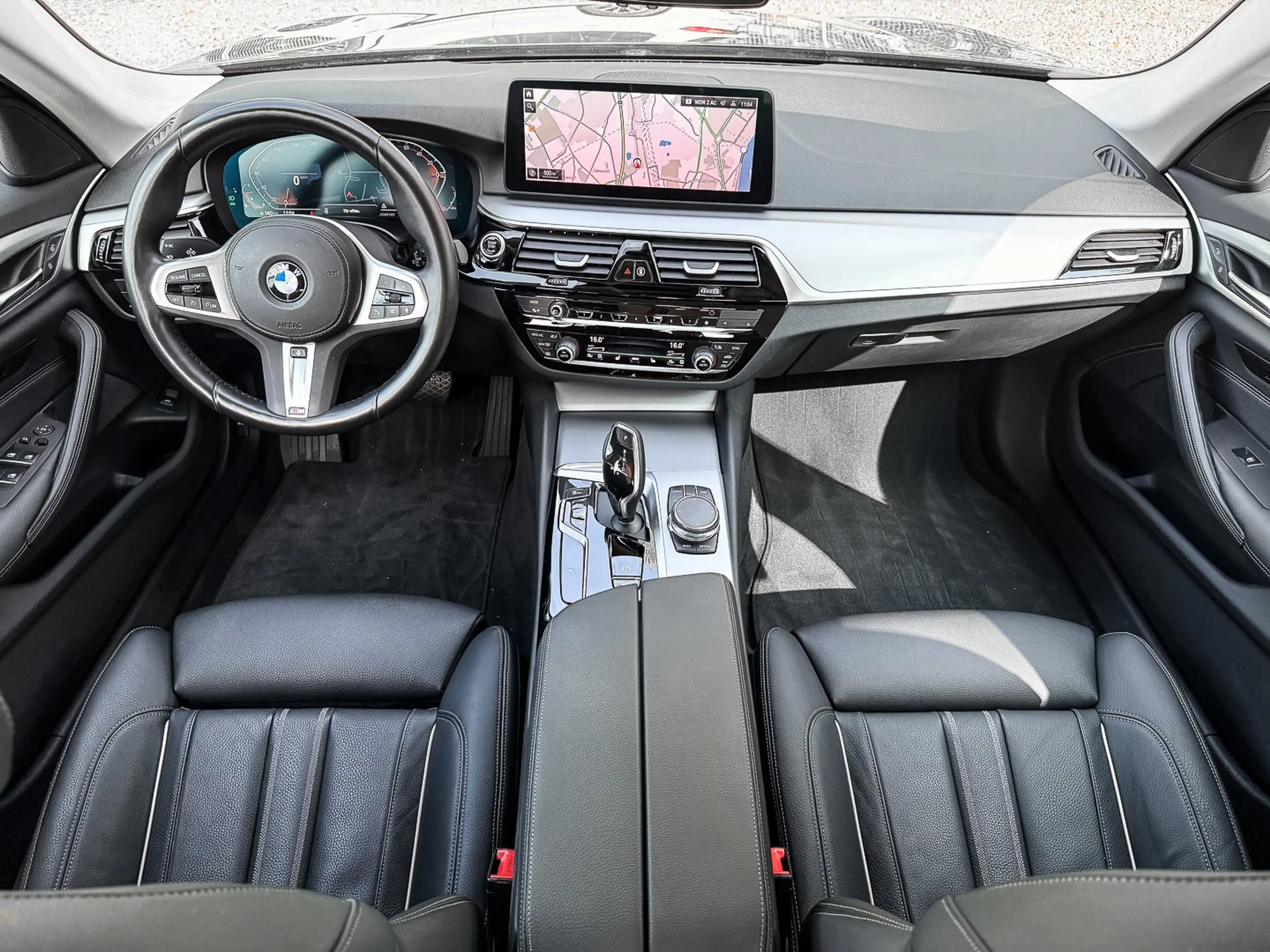 BMW 540 i xDrive Limousine RFK NAVI Standh. LED DAB — photo 9