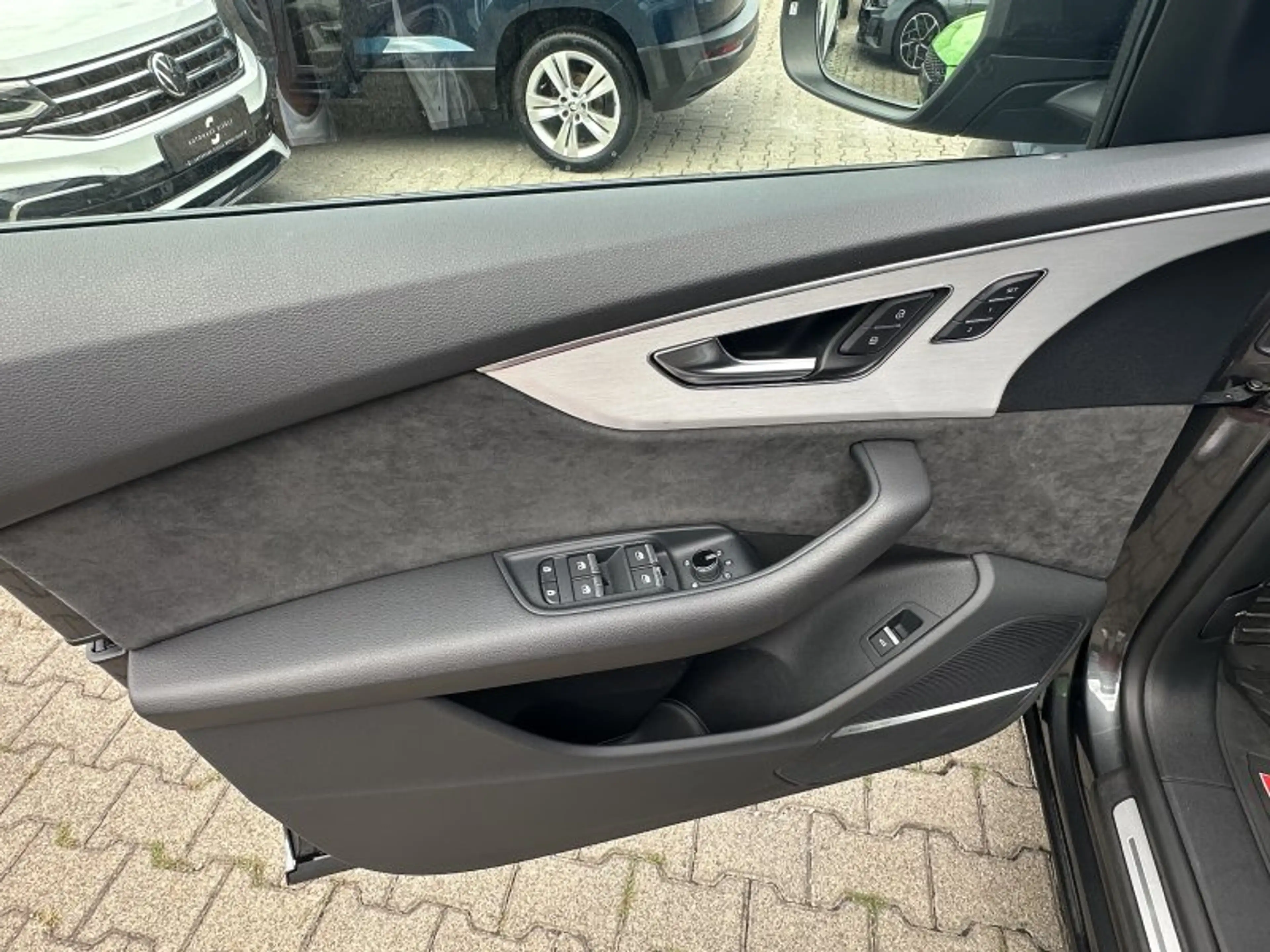 Audi SQ8 4.0 TDI quattro Pano ACC Kamera 23Zoll Memory VC B — photo 12