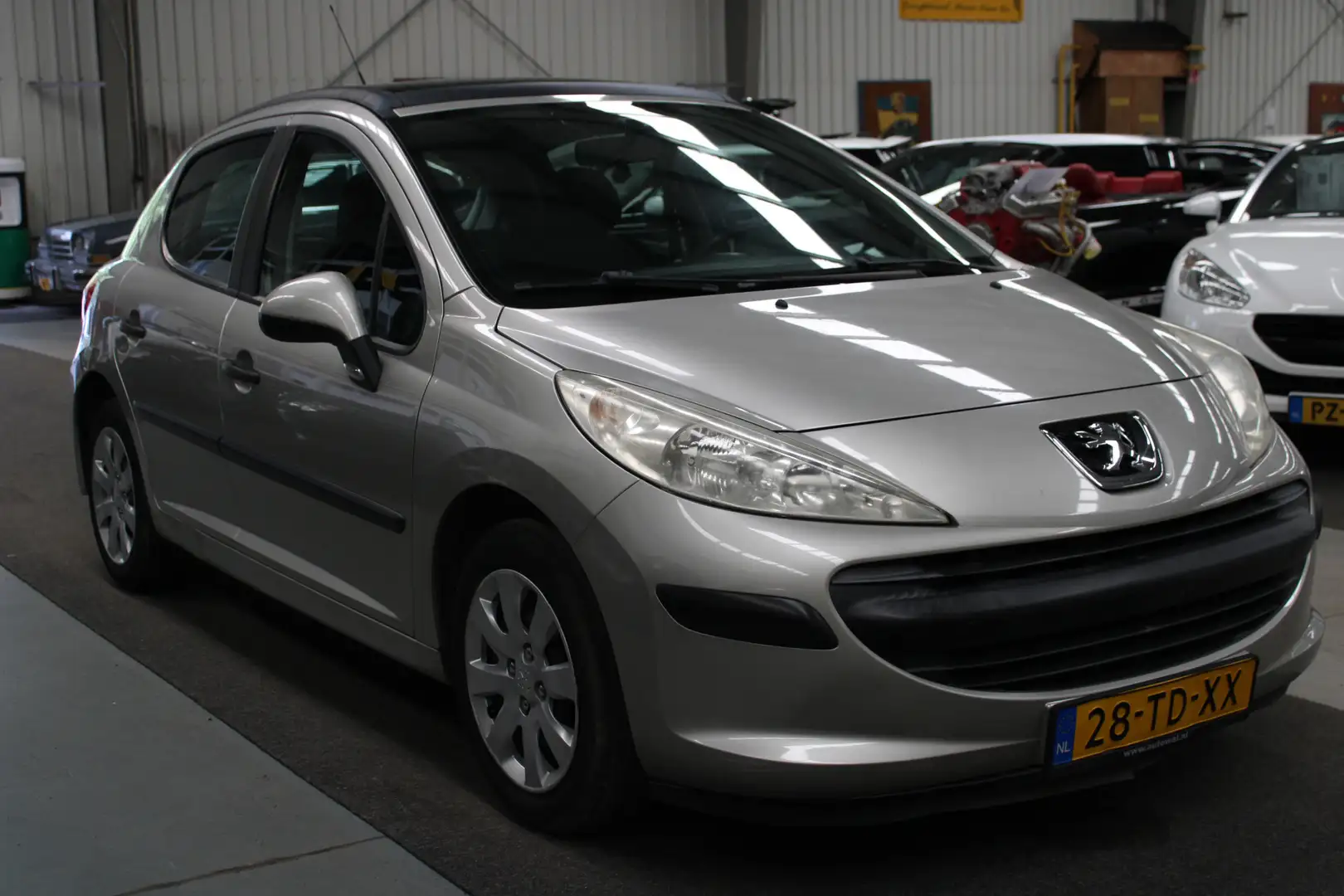 Peugeot 207 1.4-16V XR Panoramadak, Stuurbekrachtiging Gris - 2