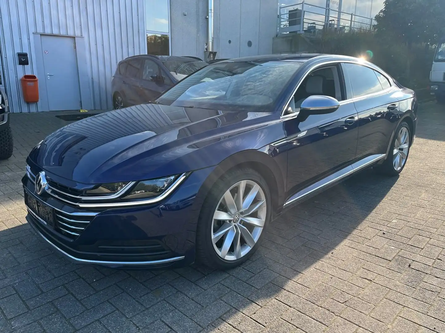 Volkswagen Arteon 1500 TSI 150pk DSG-7   Elegance  Atlantic Blue / E Blauw - 1