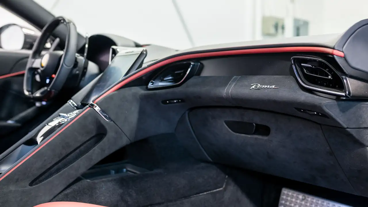 Ferrari Roma снимка Ferrari Roma