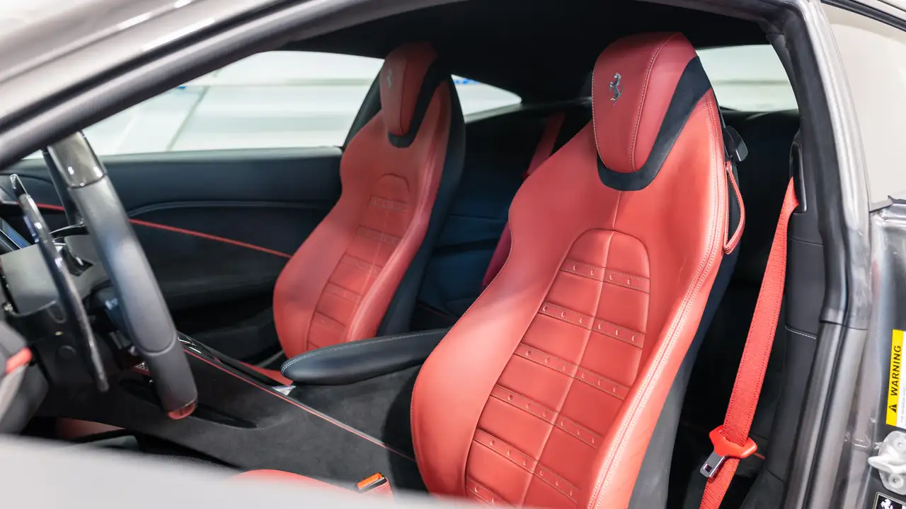 Ferrari Roma снимка Ferrari Roma