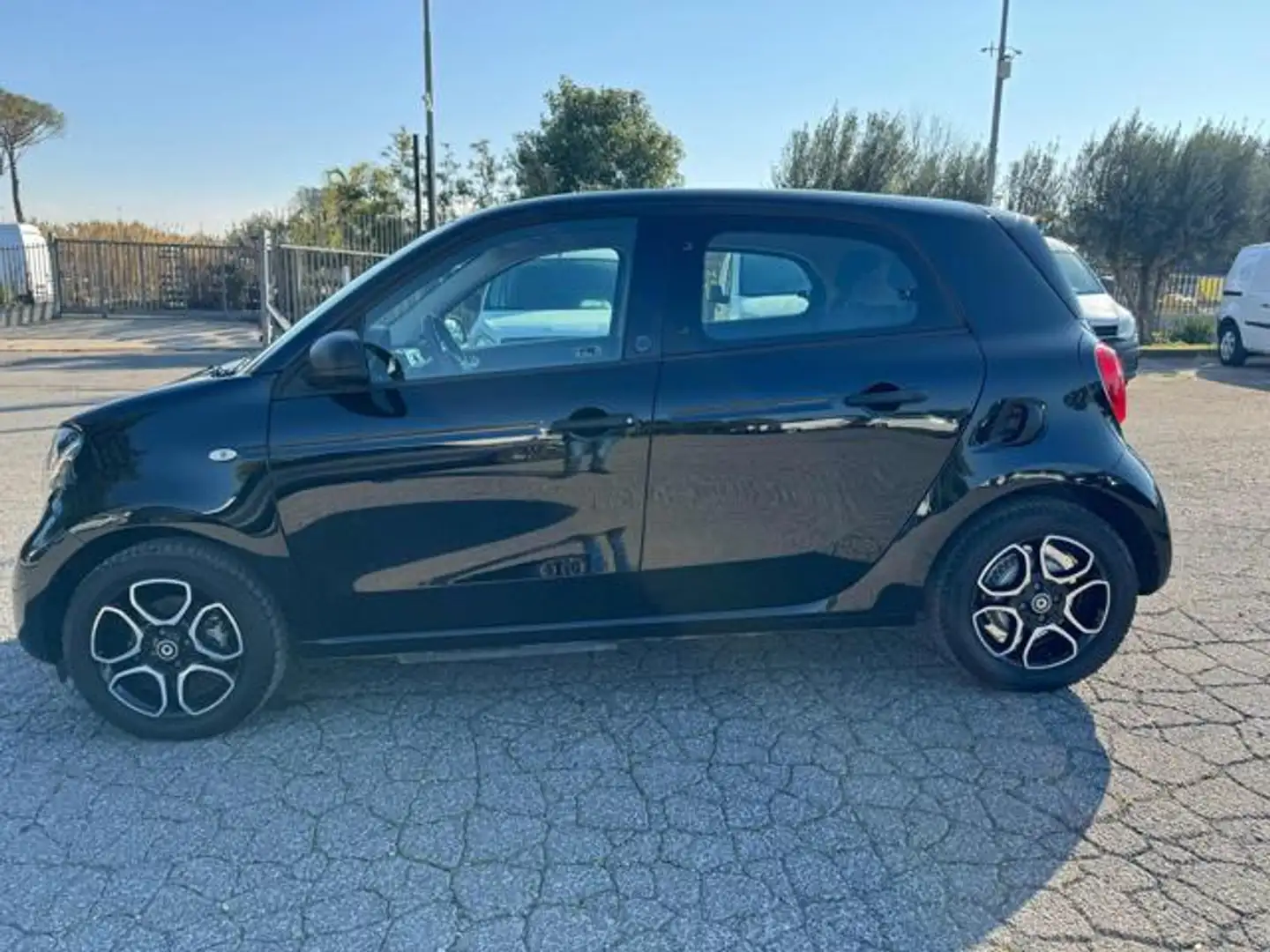smart forFour EQPassion SEDILI RISCALDATI CARICATORE VELOCE22KW Nero - 2