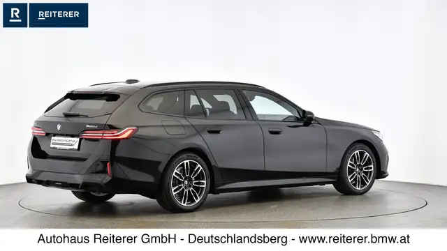 BMW 5 Series view 6