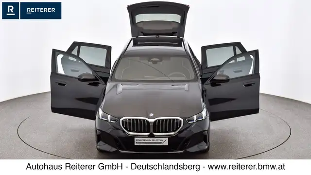 BMW 5 Series view 8