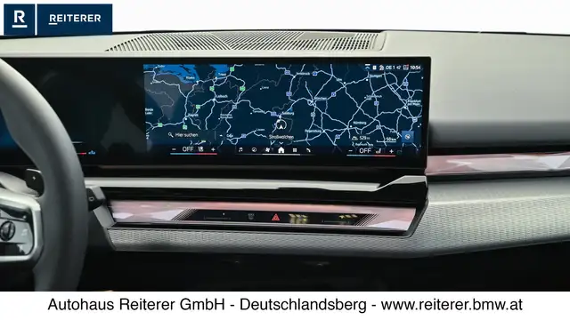 BMW 5 Series view 15