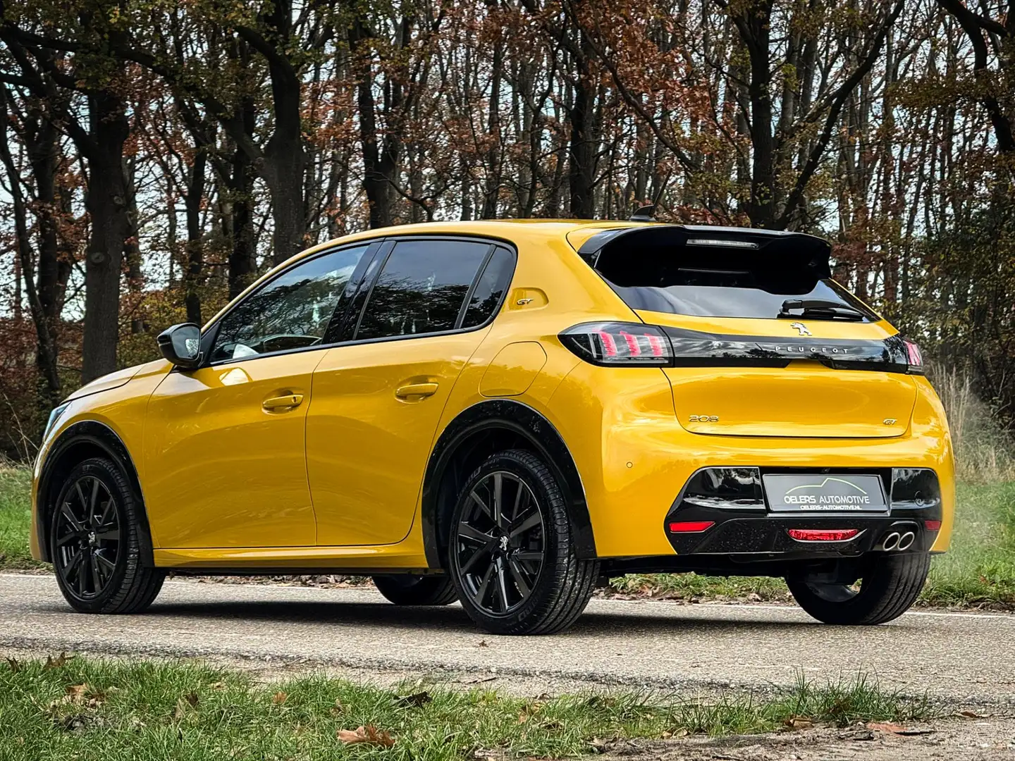 Peugeot 208 1.2 PureTech 130 GT | Metalic | CarPlay | 9dkm! | Geel - 2