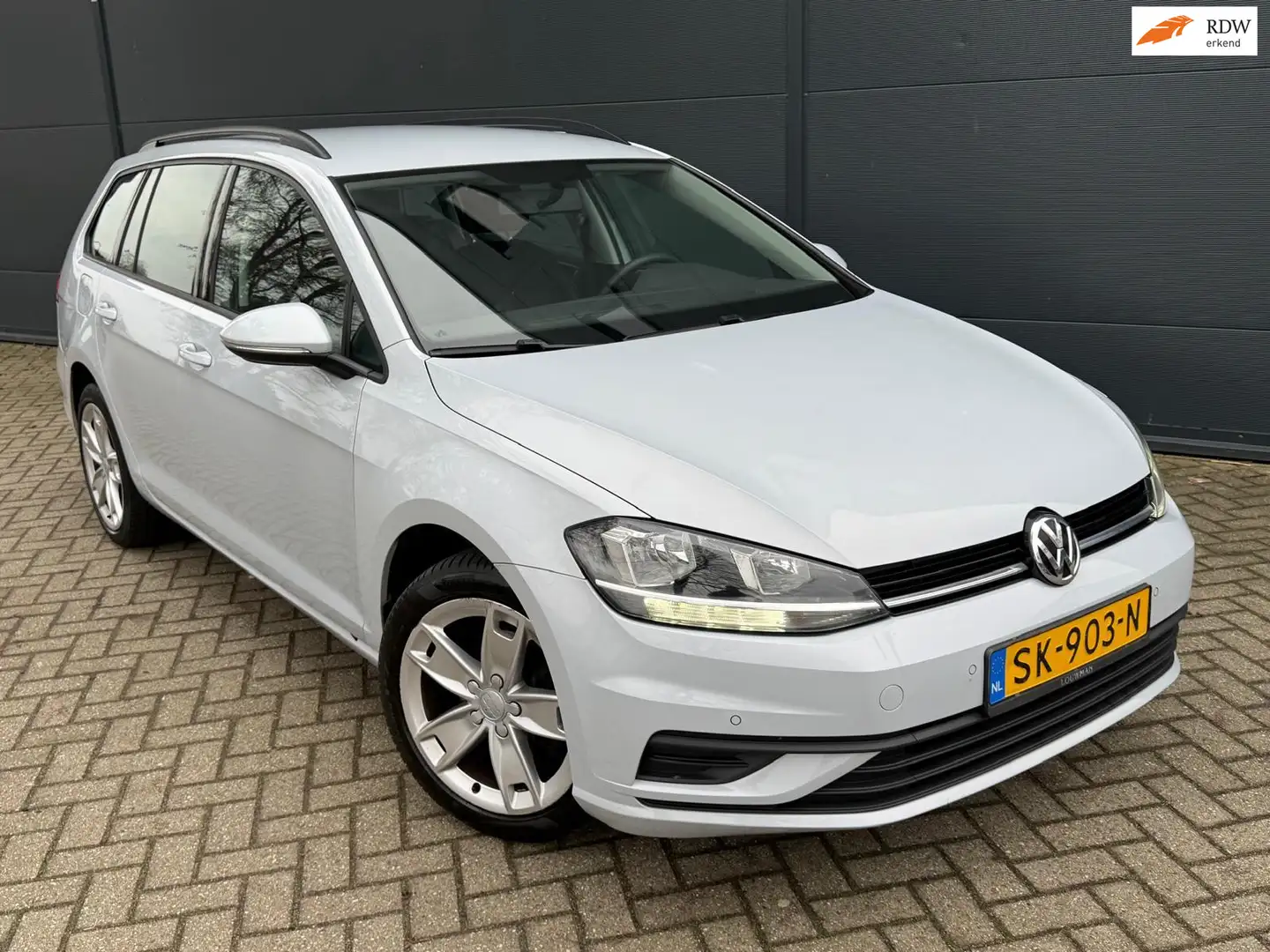 Volkswagen Golf Variant 1.0 TSI Trendline/Navi/carplay/Airco/cruise/parkee Weiß - 1