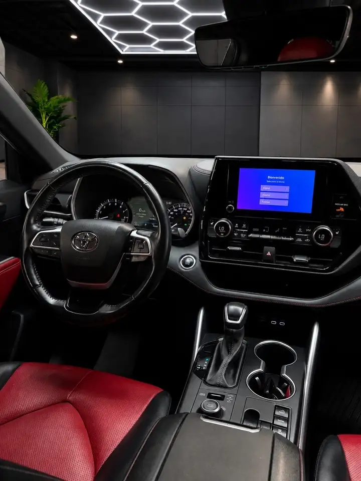 Toyota Highlander снимка Toyota Highlander