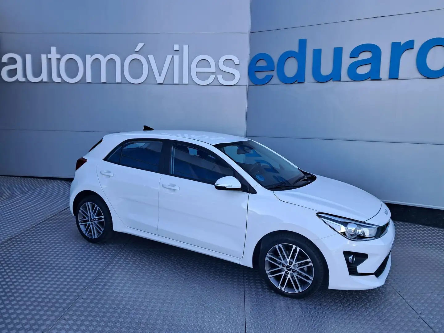 Kia Rio 1.0 T-GDi MHEV iMT Drive 120 Blanco - 1