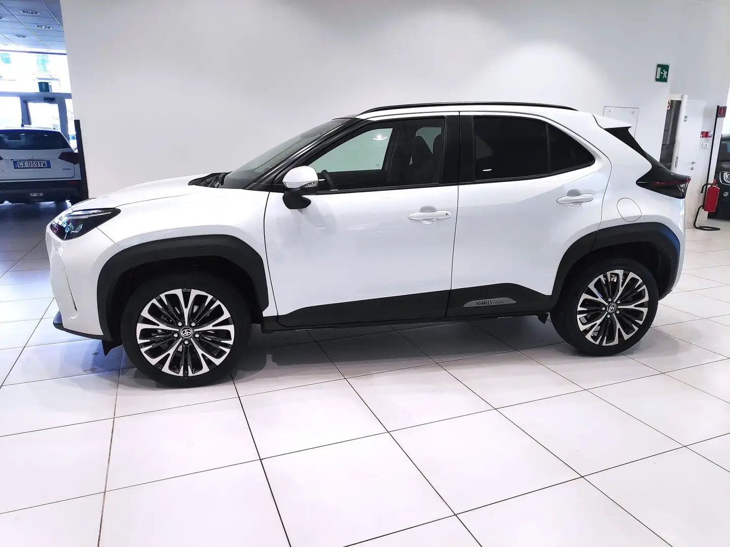 Toyota Yaris Cross 1.5 Hybrid 5p. E-CVT AWD-i Lounge*7900 KM*FULL OP Bianco - 2