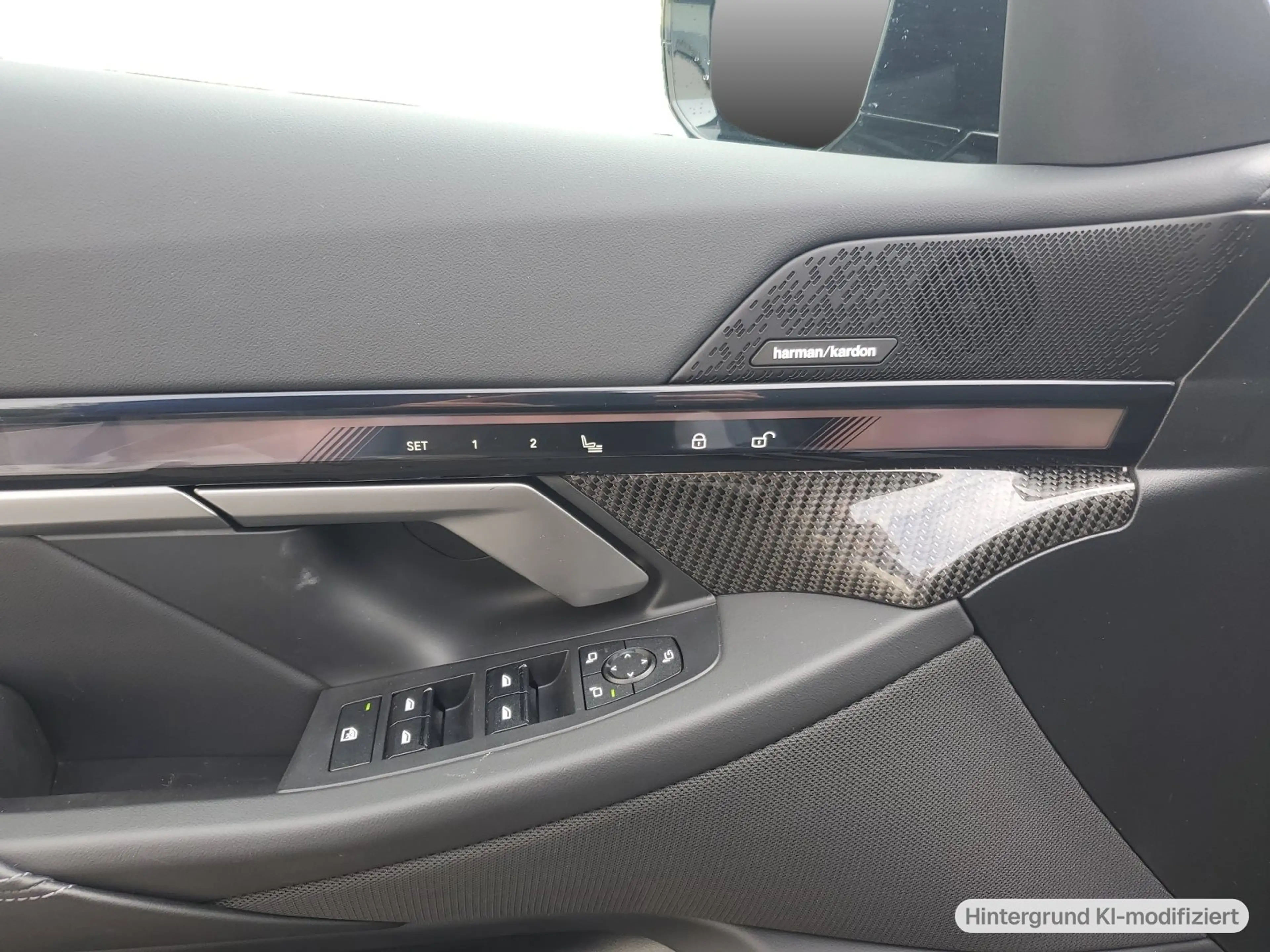 BMW 550 e xDrive — photo 11