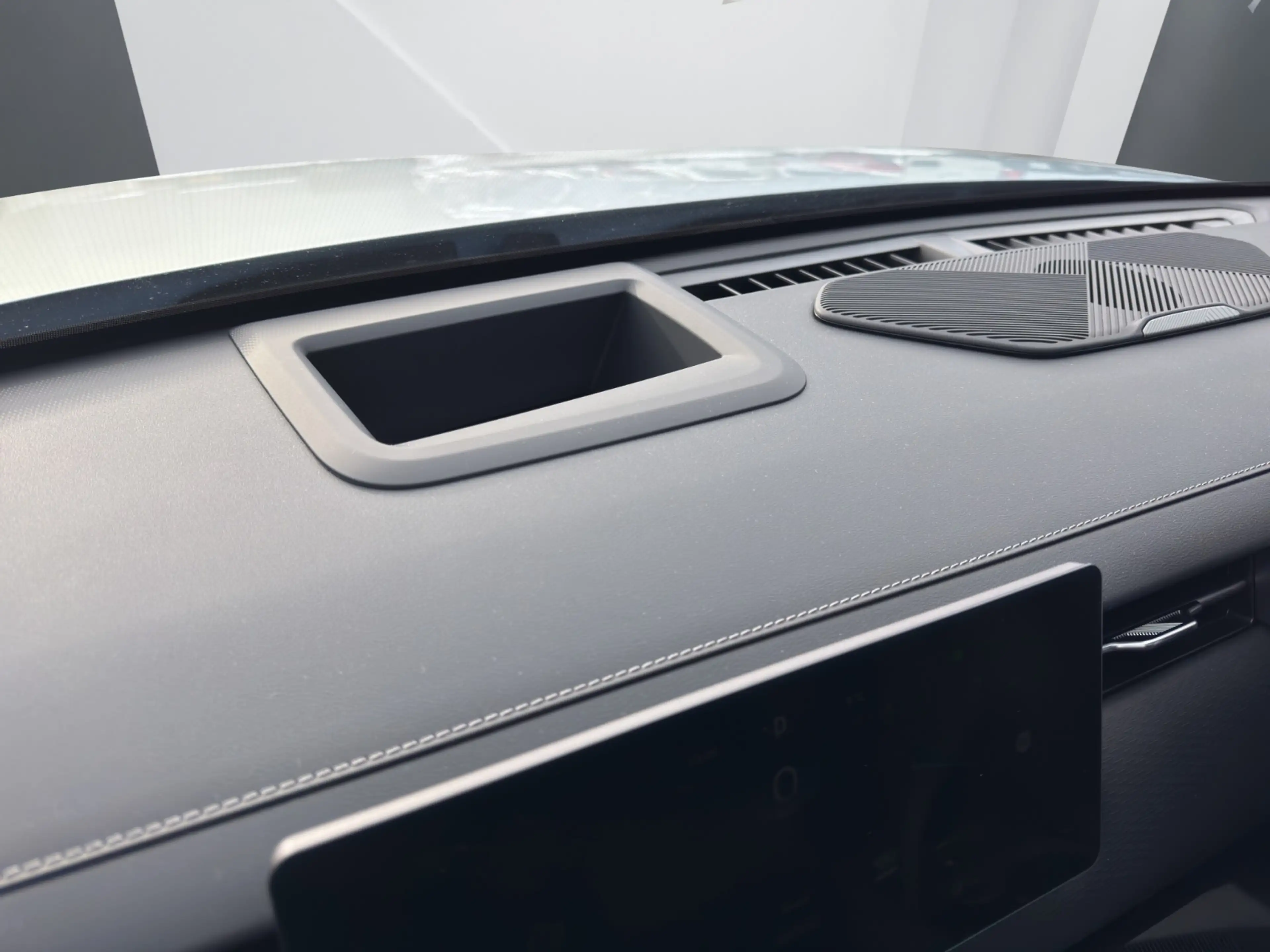 Jaecoo J7 PHEV 1.5 SHS Premium-Line Ambi CarPlay Pano — photo 28
