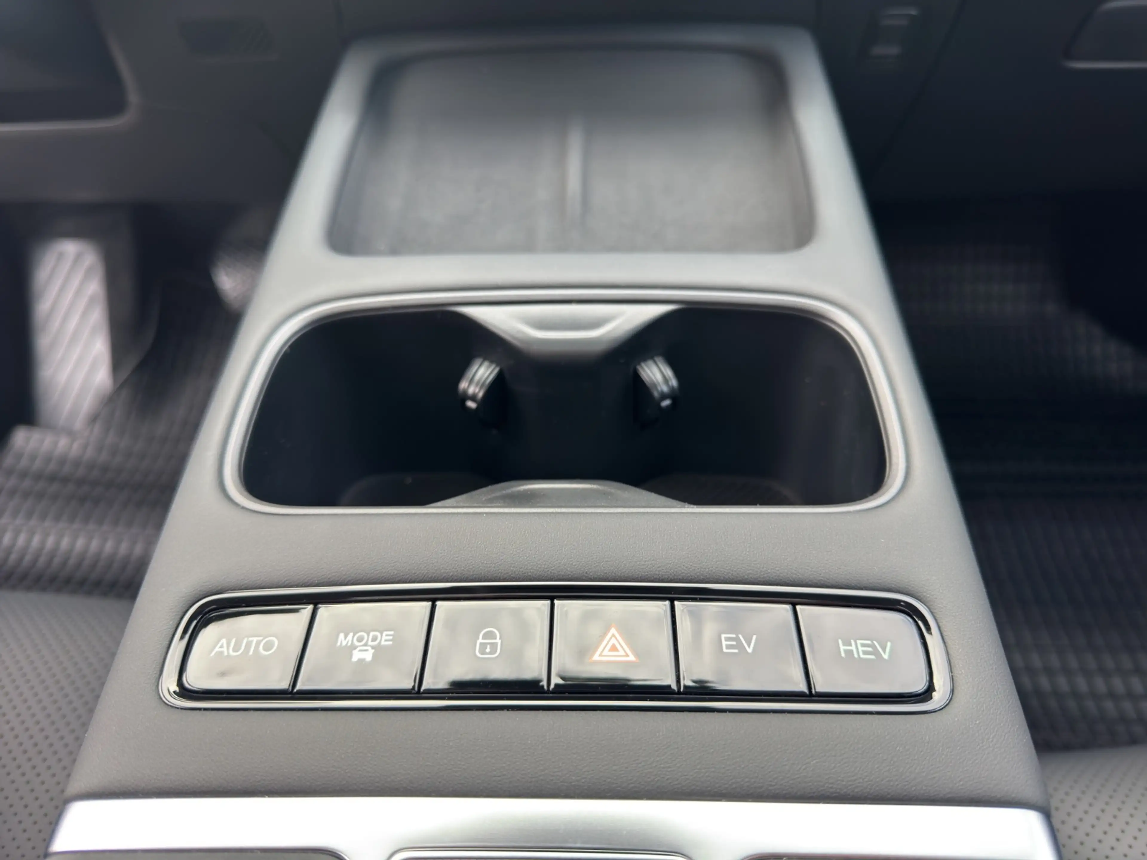 Jaecoo J7 PHEV 1.5 SHS Premium-Line Ambi CarPlay Pano — photo 17