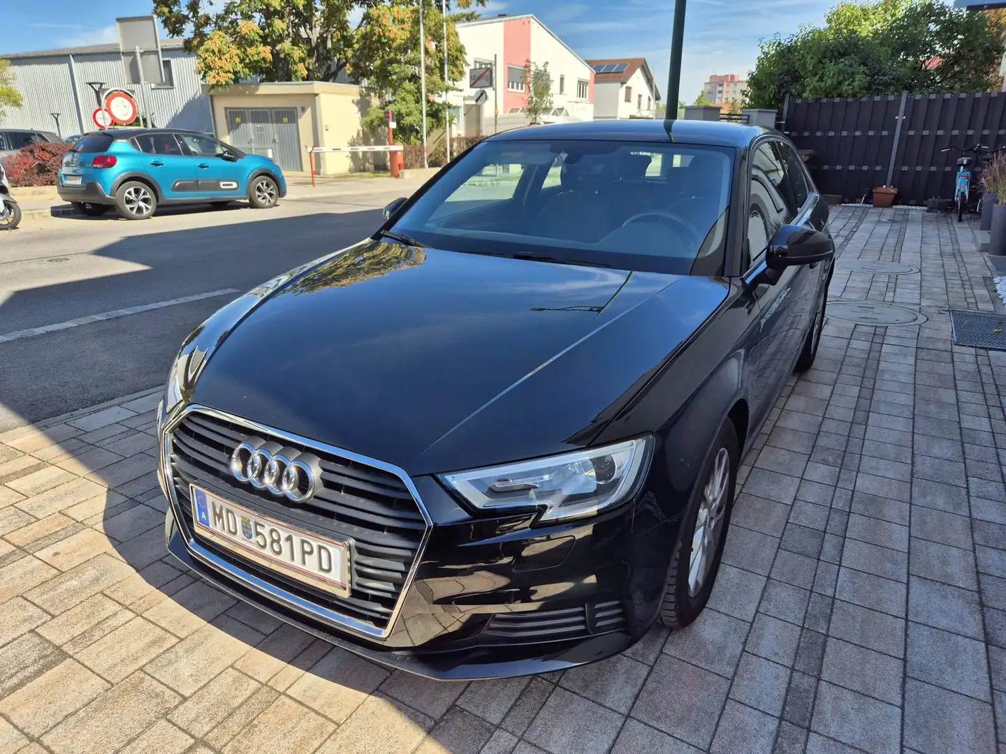 Audi A3 A3 1,0 TFSI Schwarz - 1