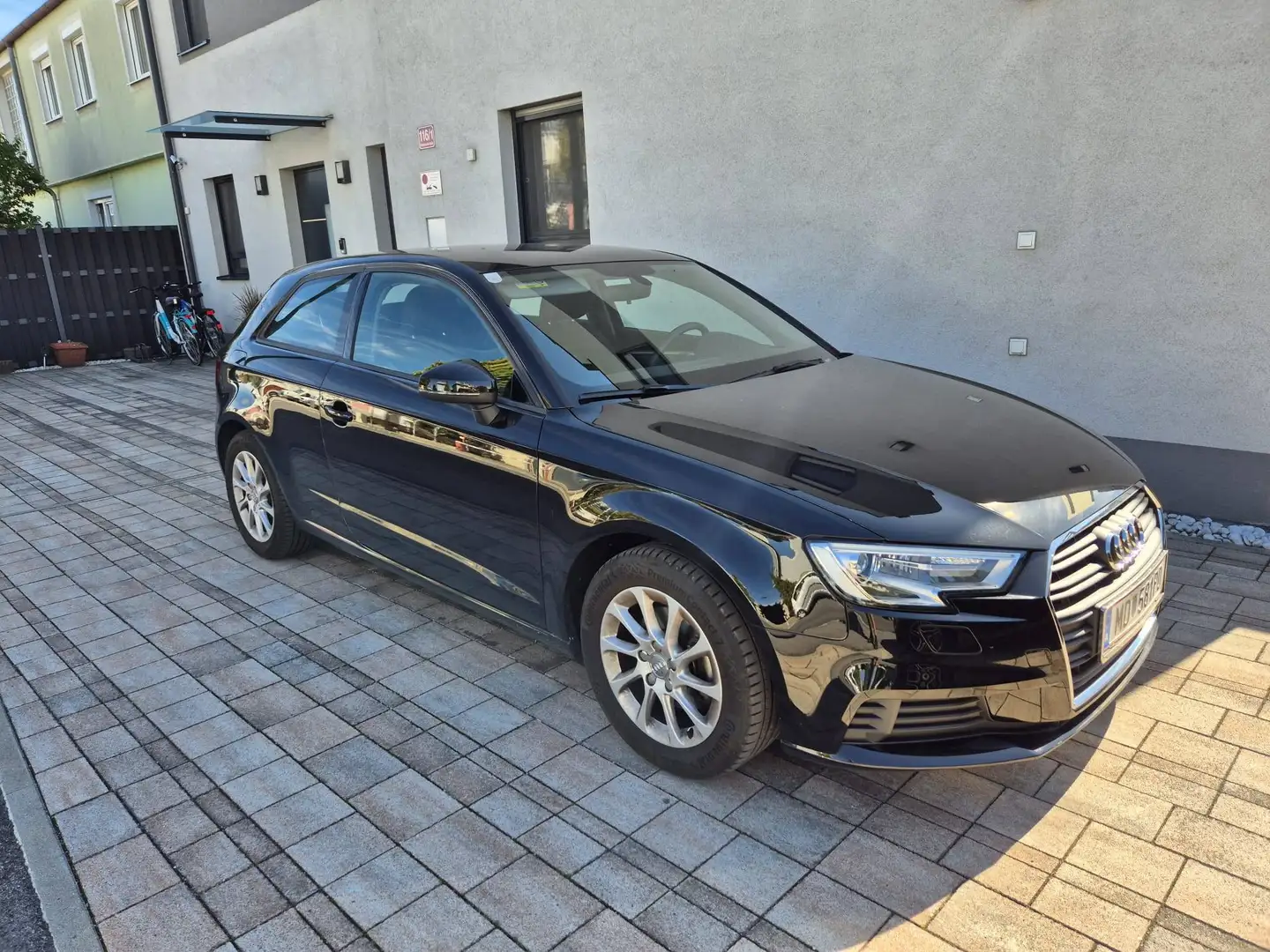 Audi A3 A3 1,0 TFSI Schwarz - 2