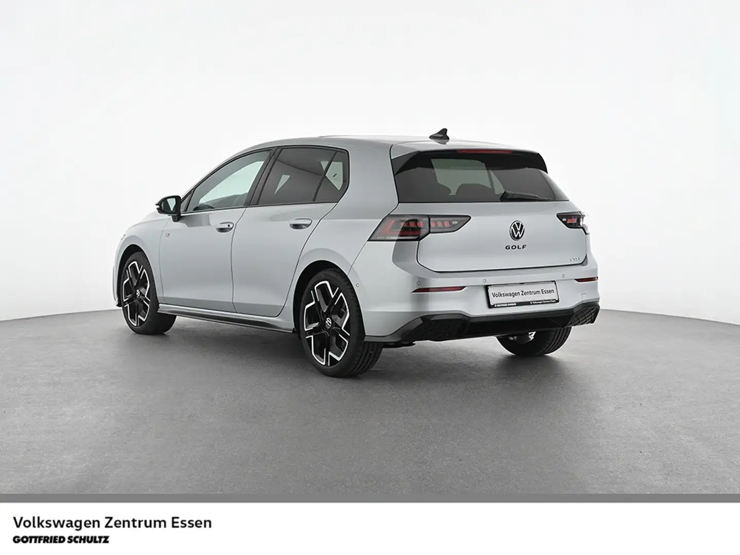 Volkswagen Golf R -Line 1 5 l eTSI OPF 110 kW (150 PS) DSG Pano AHK Zilver - 2