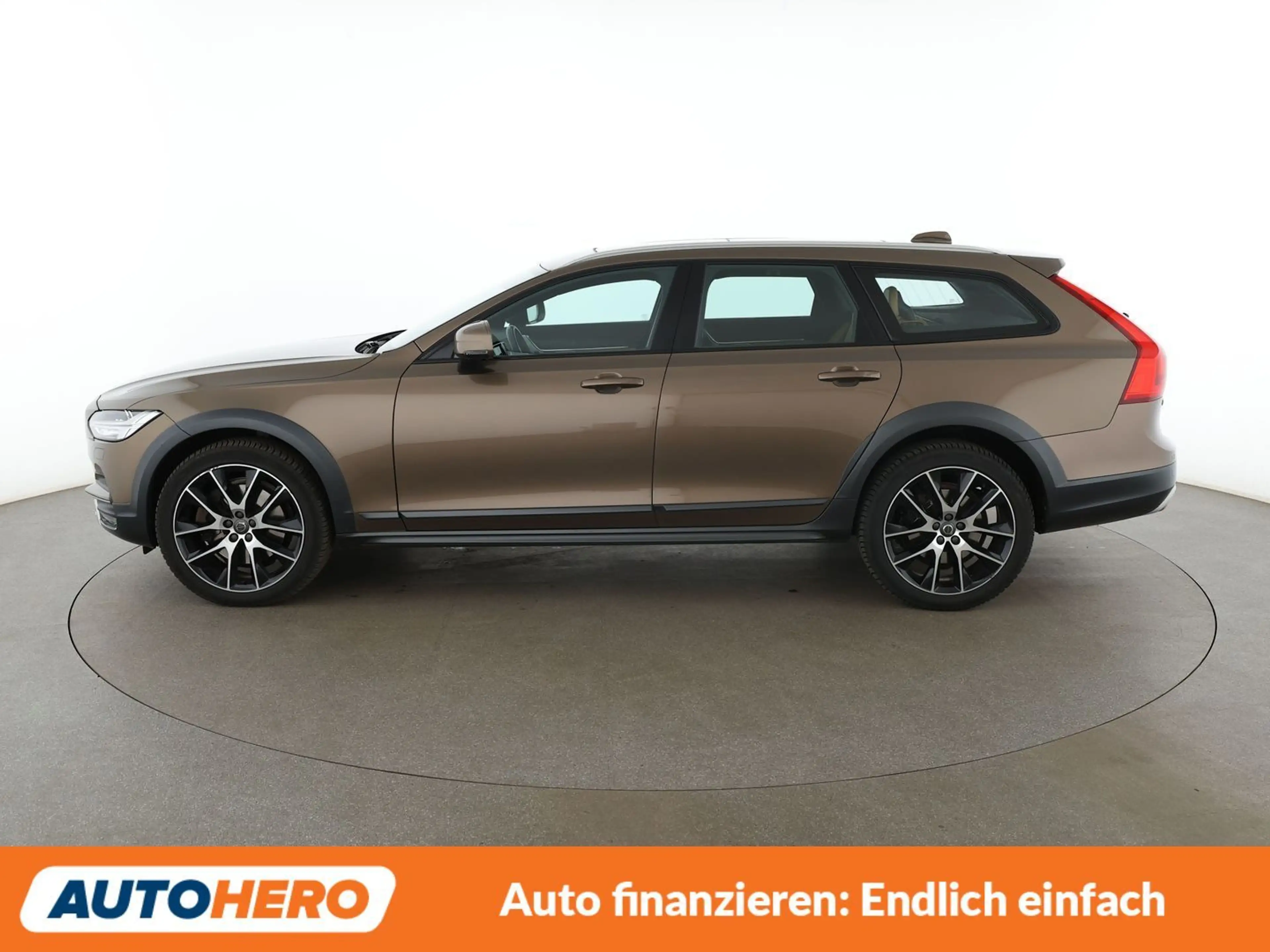 Volvo V90 Cross Country 2.0 D5 AWD Aut.*NAVI*HUD*LED* — photo 3