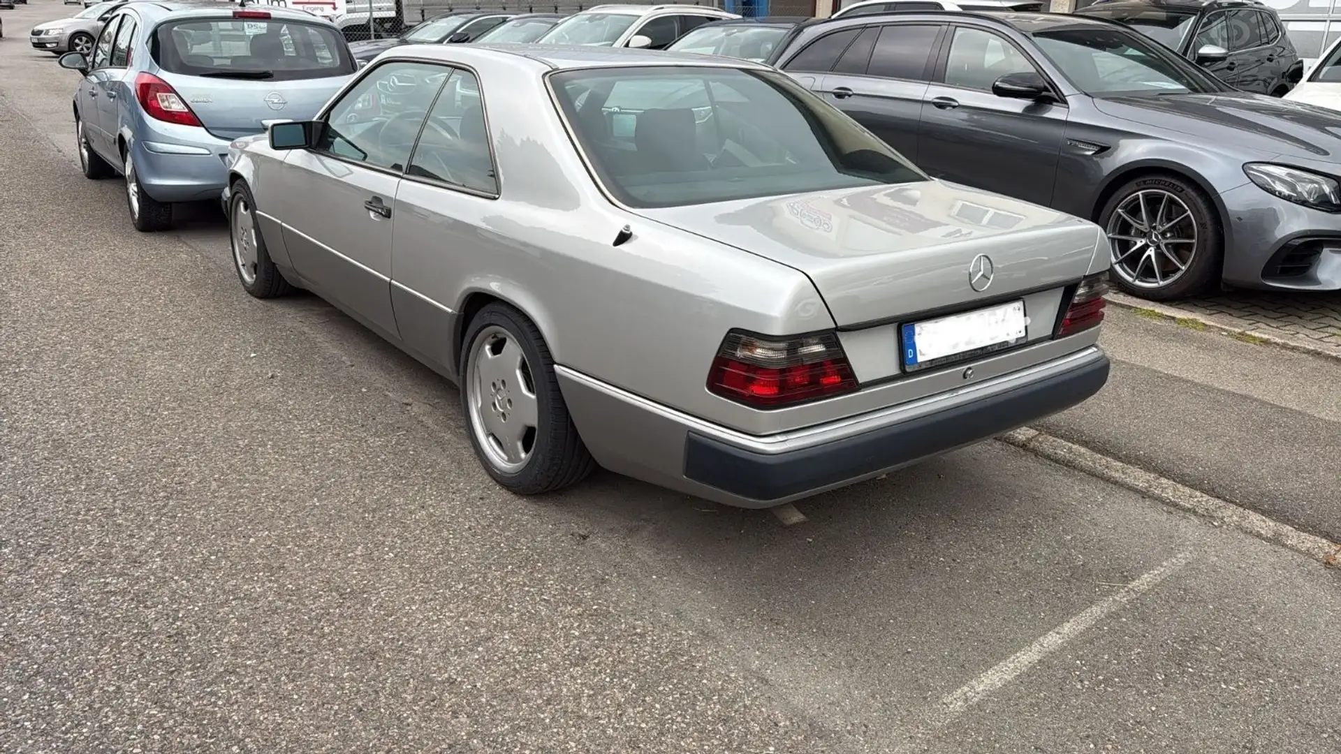 Mercedes-Benz E 230 - TÜV-07-2026-GARAGEN FAHRZEG- Gris - 2